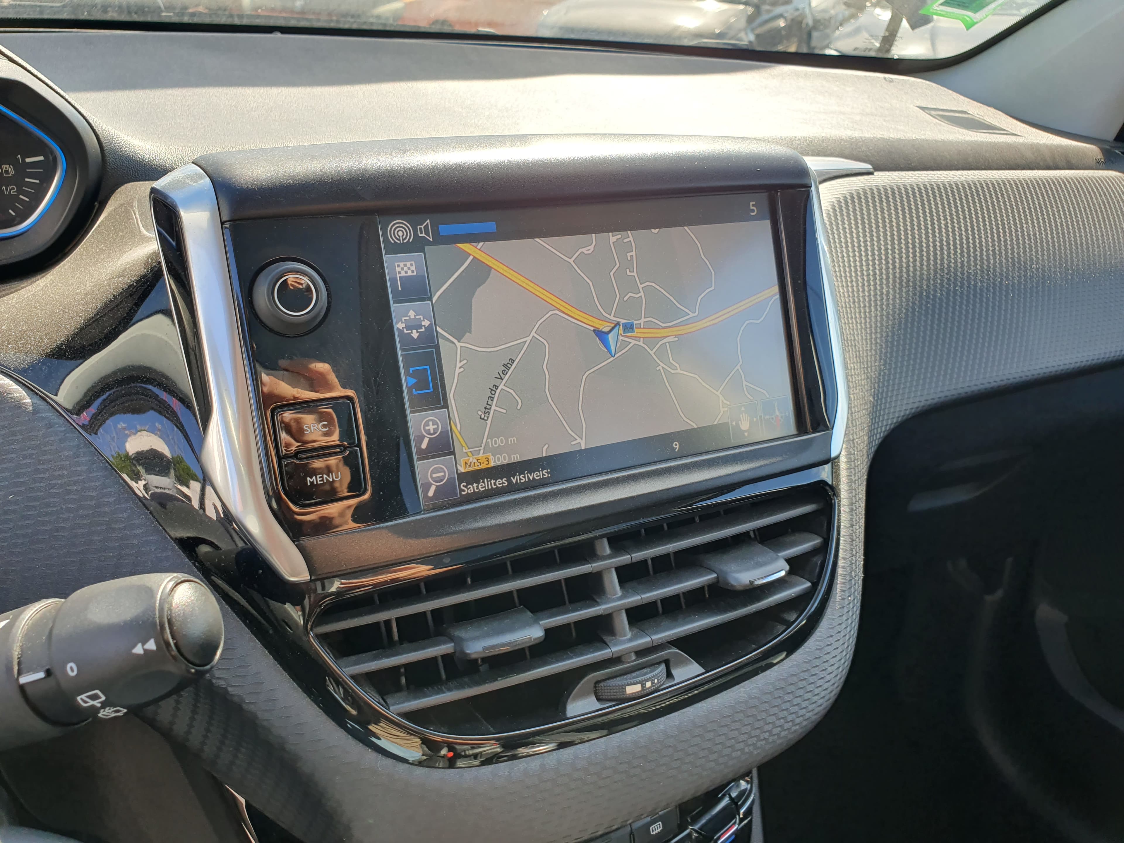 Peugeot 2008 · Ano 2015 — image 32