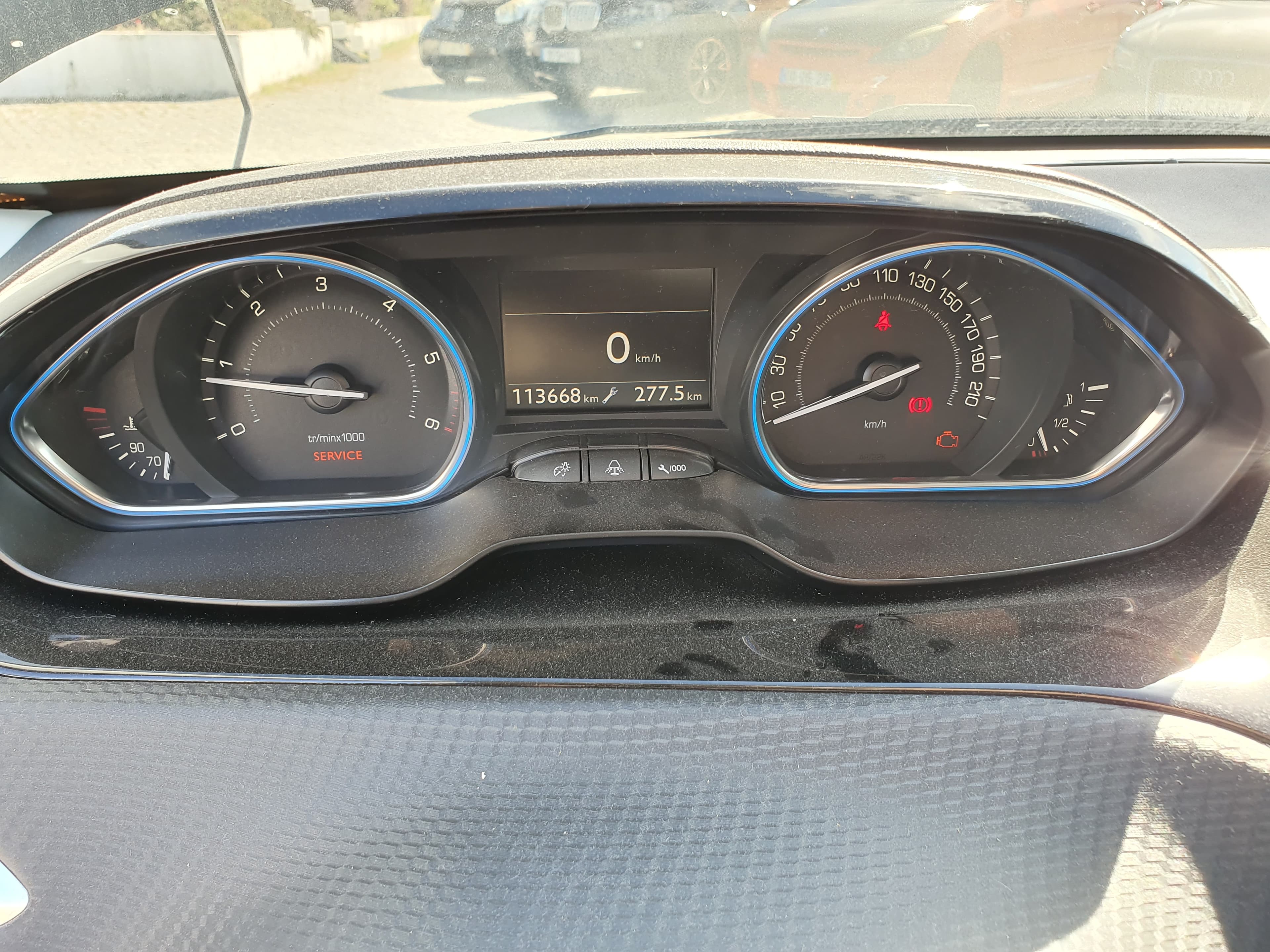Peugeot 2008 · Ano 2015 — image 37