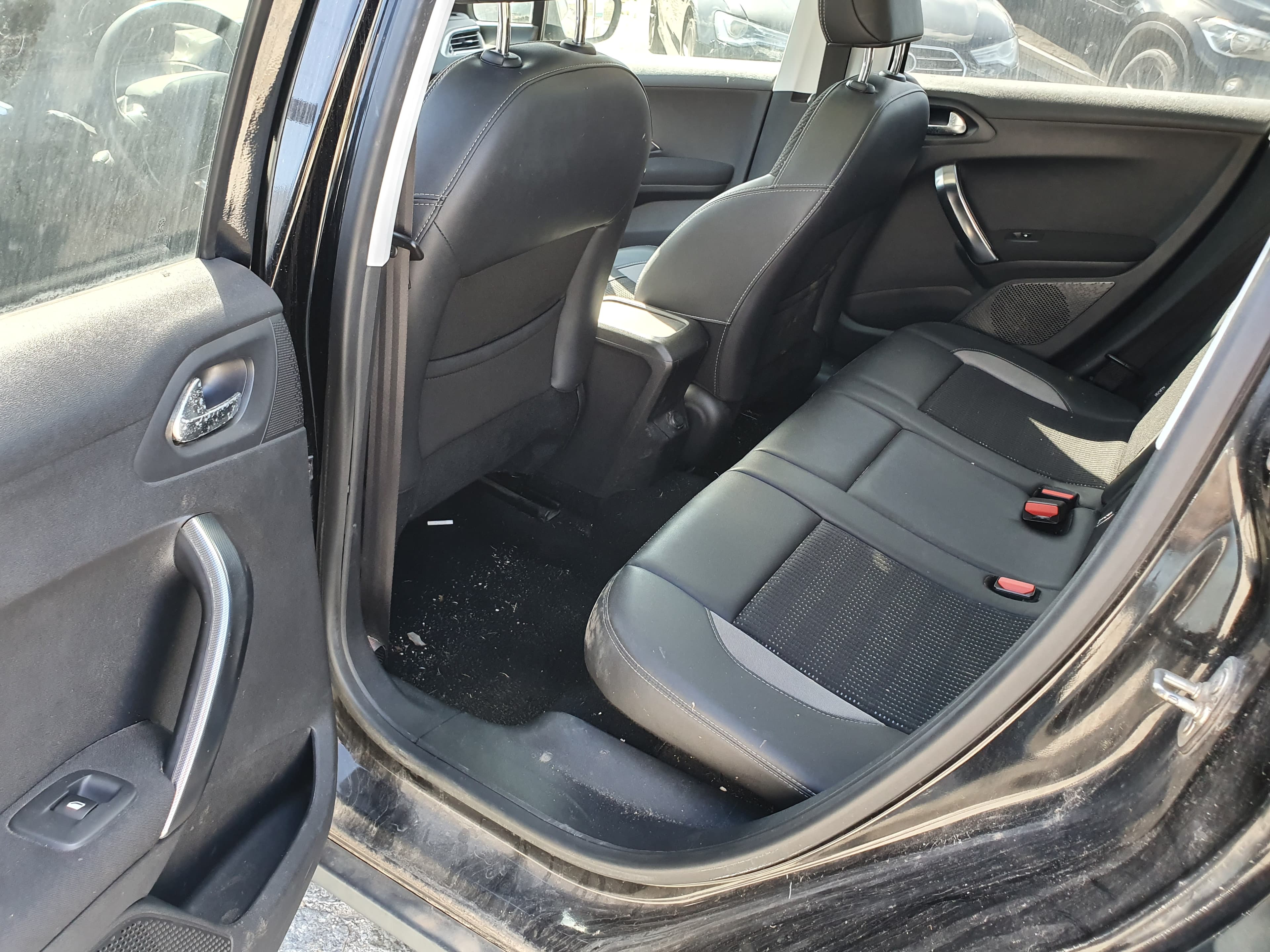 Peugeot 2008 · Ano 2015 — image 26