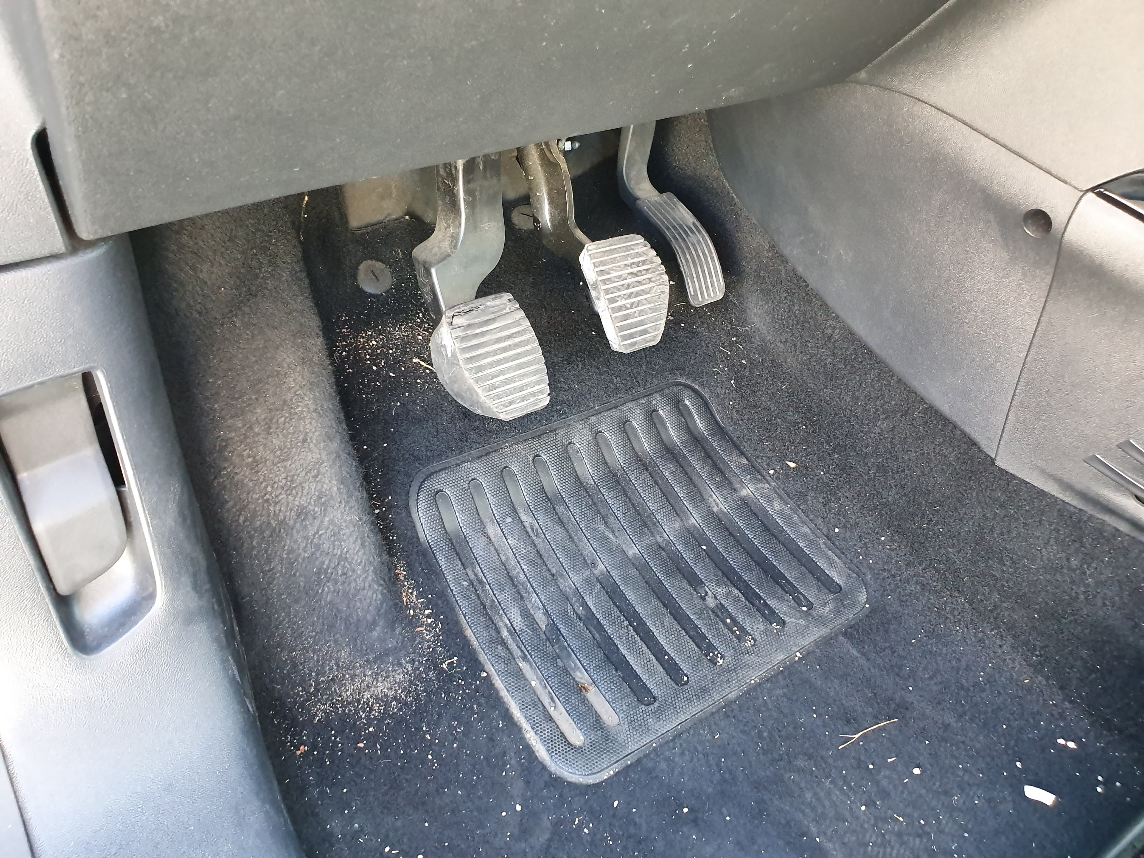 Peugeot 2008 · Ano 2015 — image 34