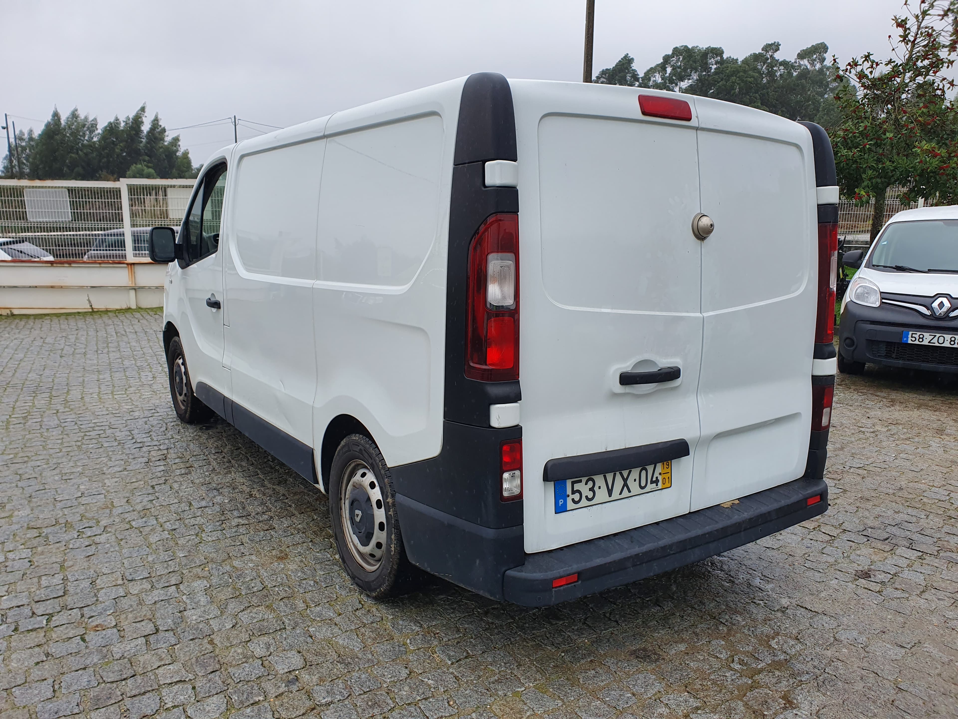 Renault Trafic · Ano 2019 — image 4