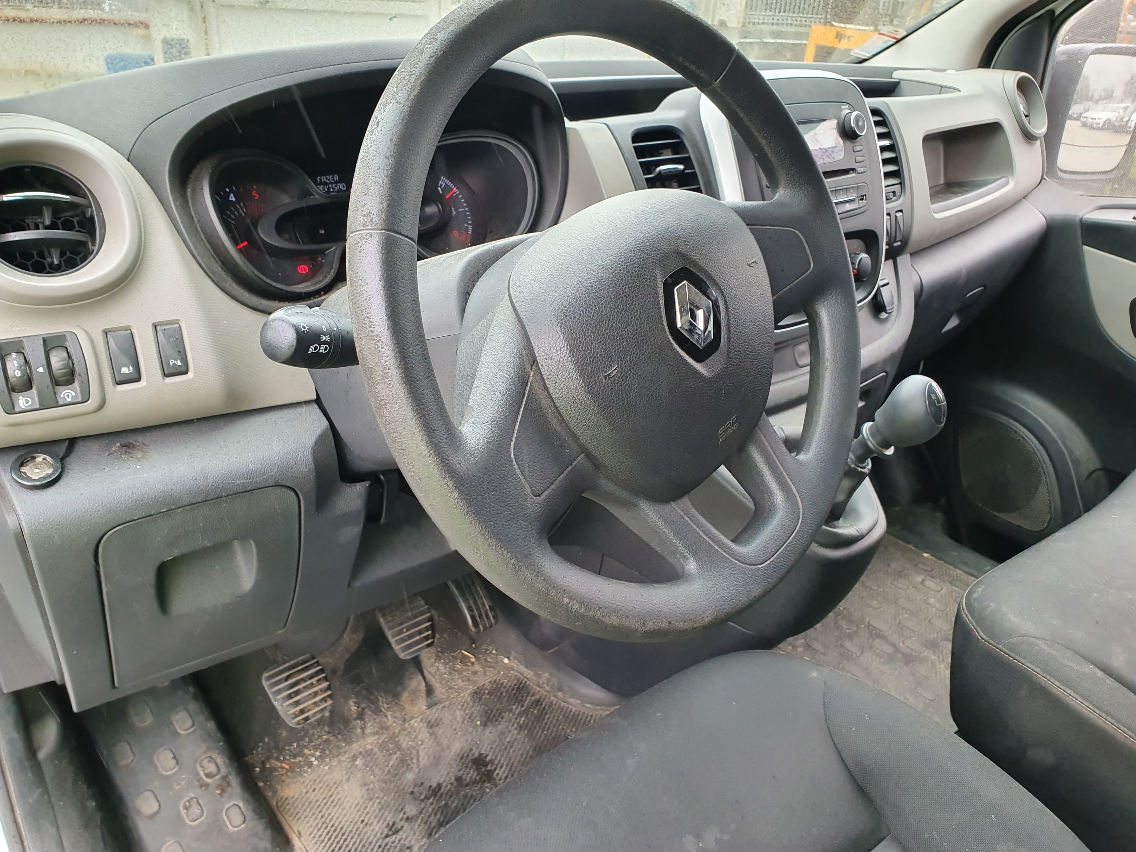Renault Trafic · Ano 2019 — image 28