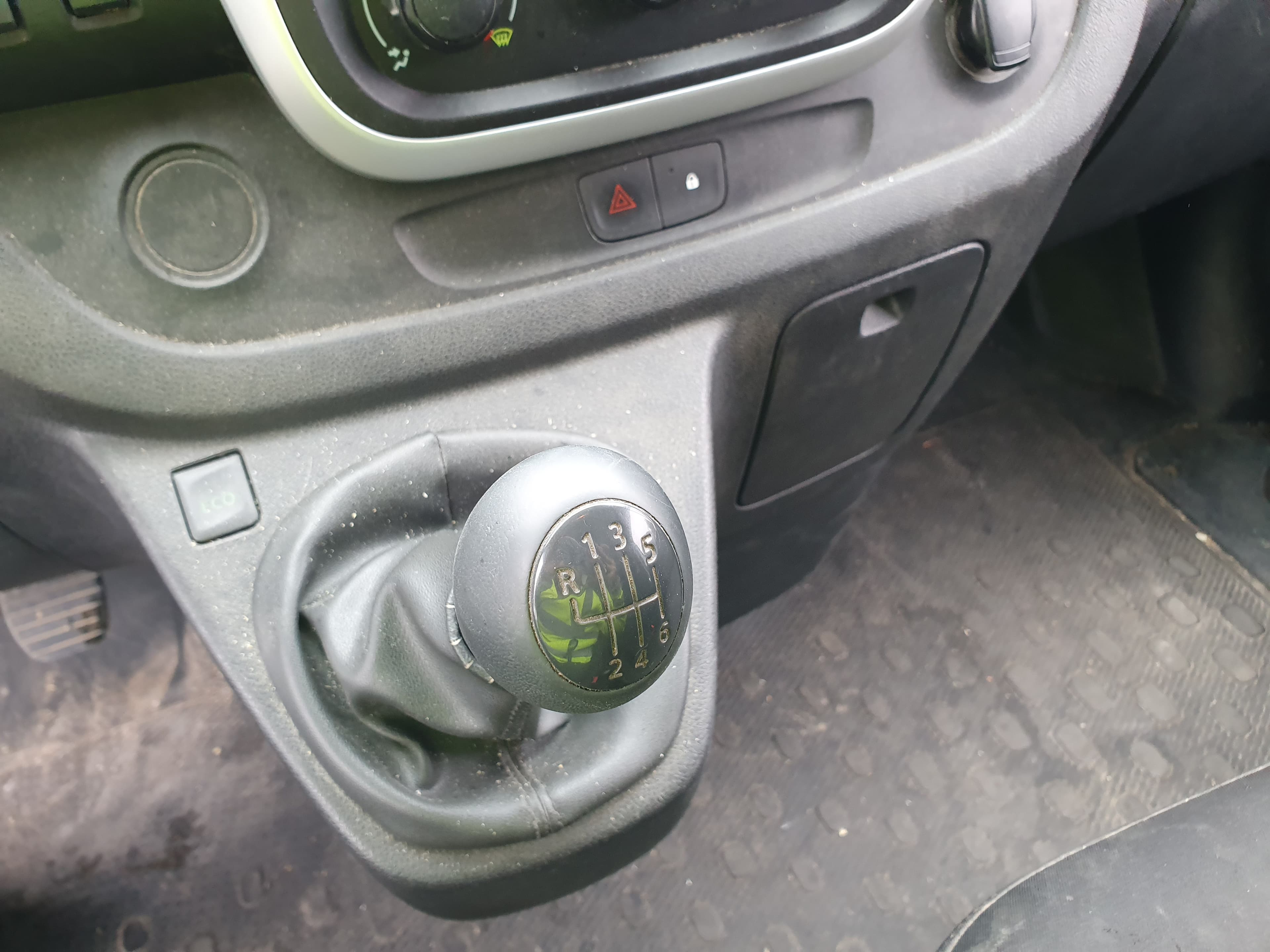 Renault Trafic · Ano 2019 — image 31