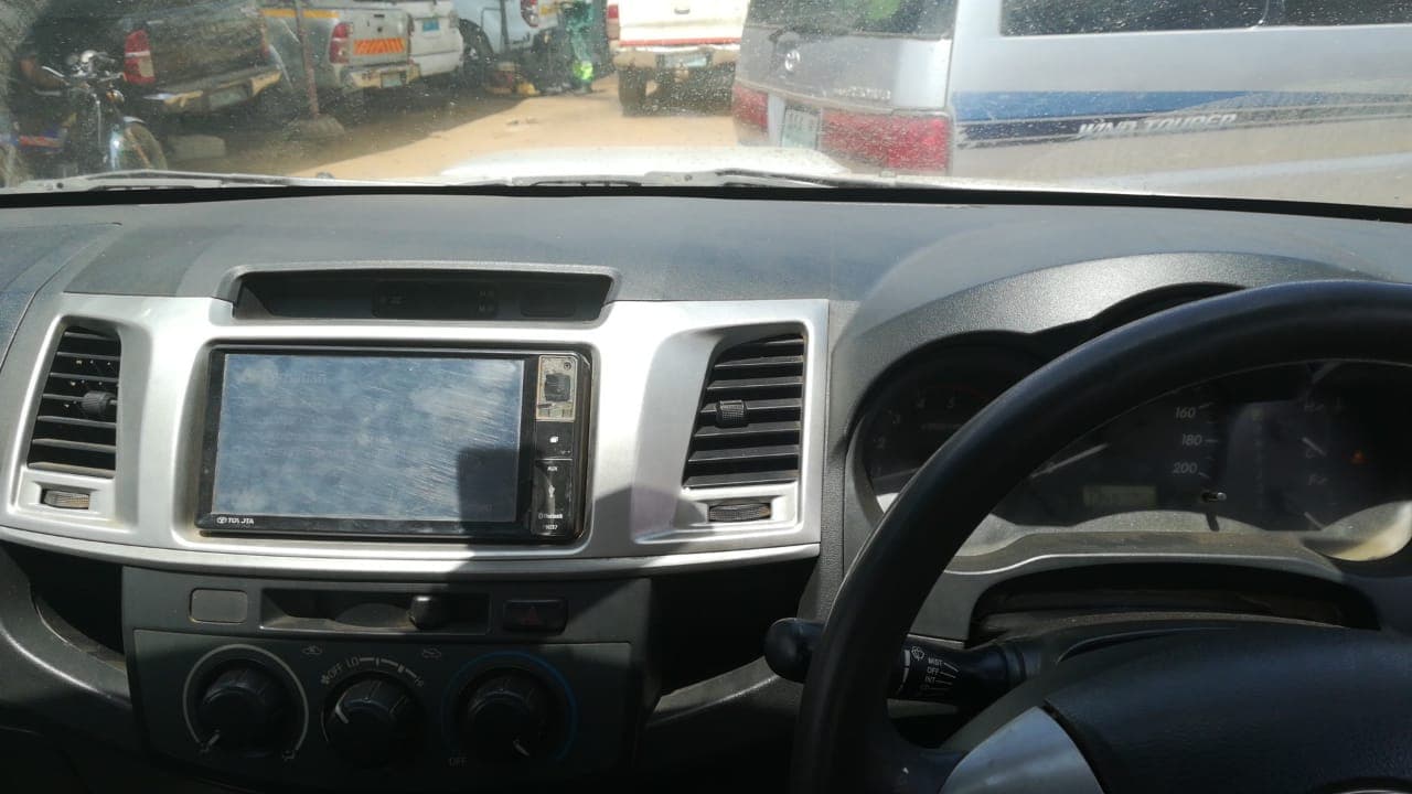 Toyota Hilux · Ano 2013 — imagem 14