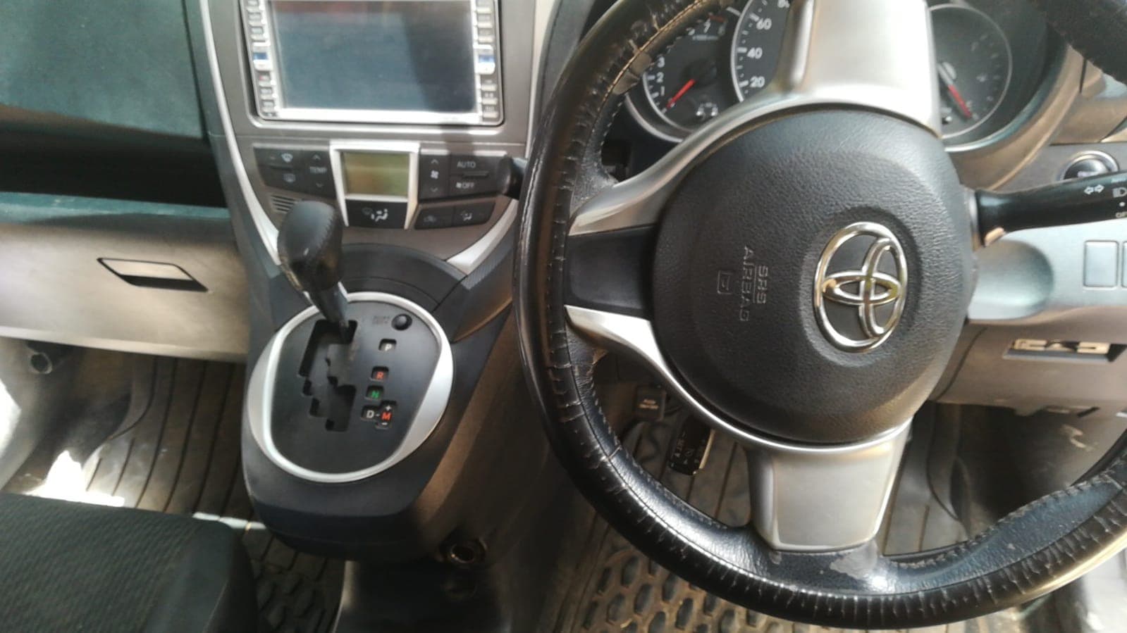 Toyota Ractis — imagem 8