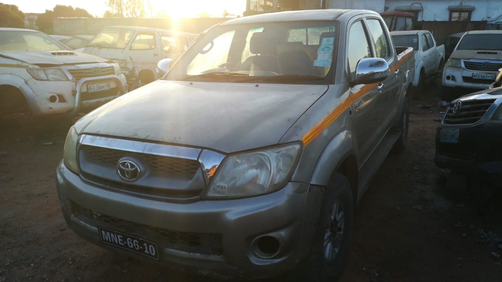 Toyota Hilux — image 2