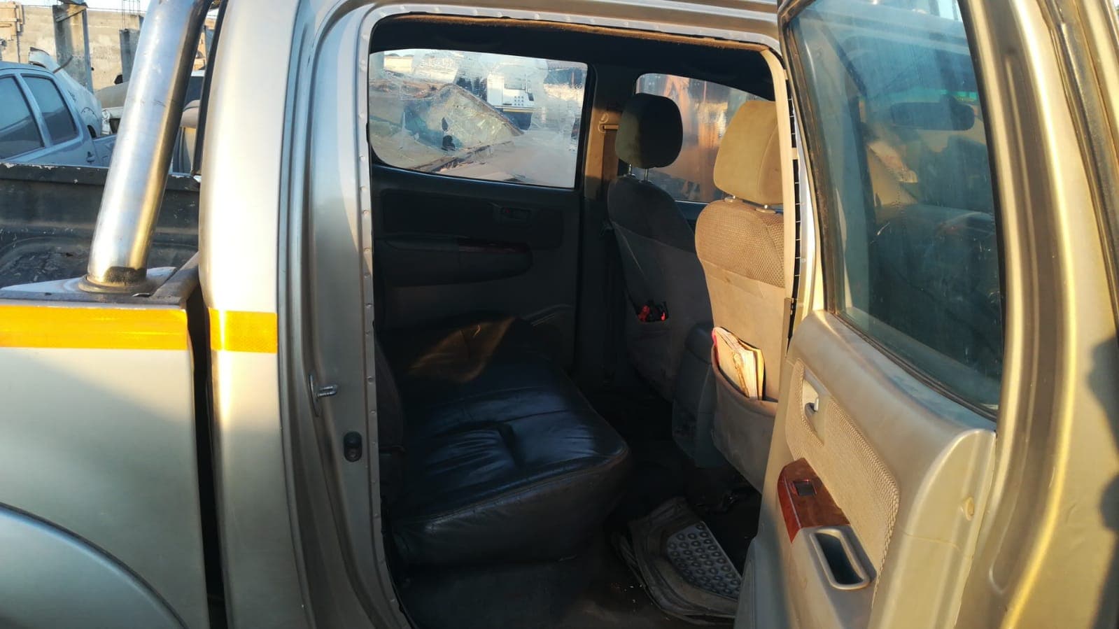 Toyota Hilux — image 6