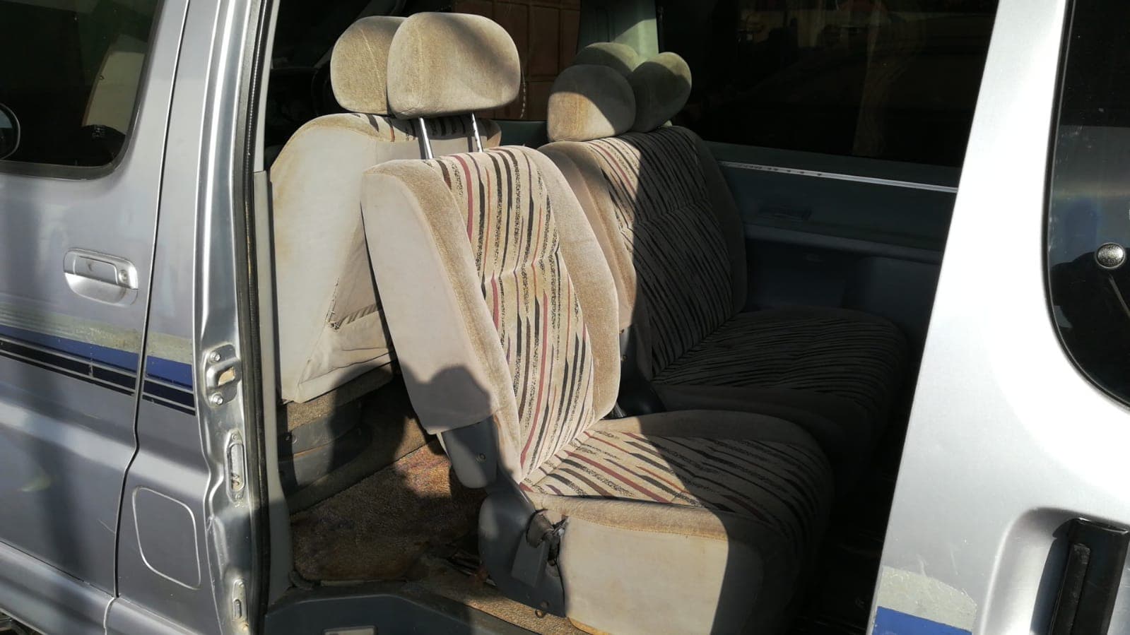 Toyota Hiace Regius — image 6