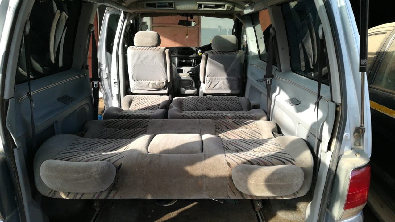 Toyota Hiace Regius — image 8