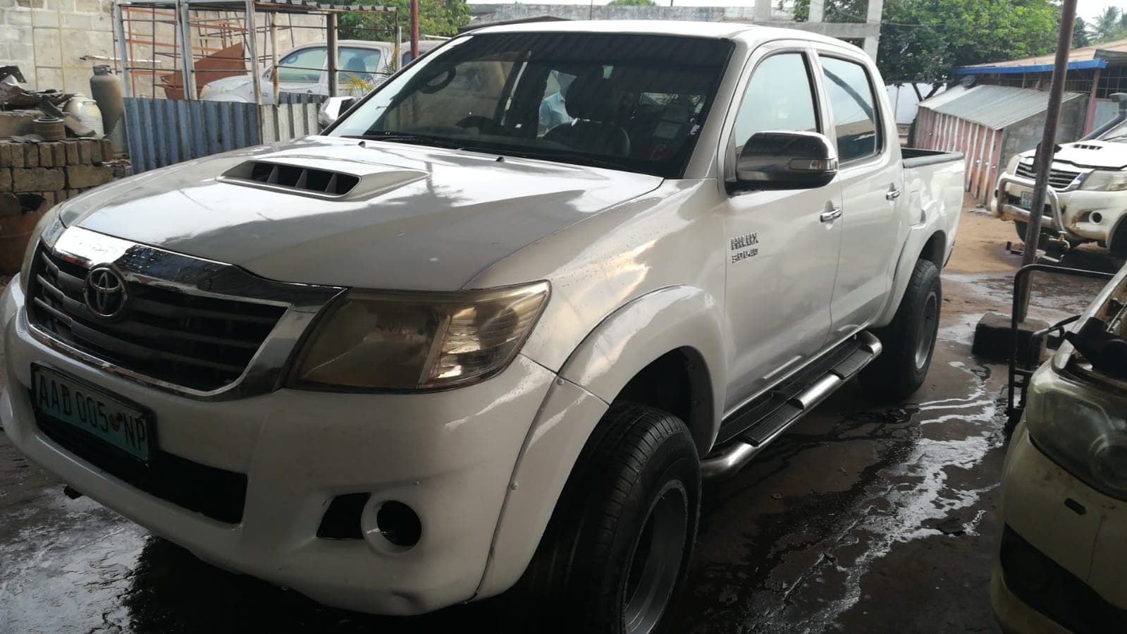 Toyota Hilux — image 6
