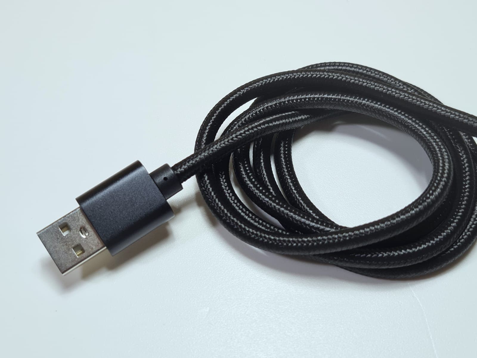 Cabo USB / Tipo-C Tech Fuzzion — imagen 3