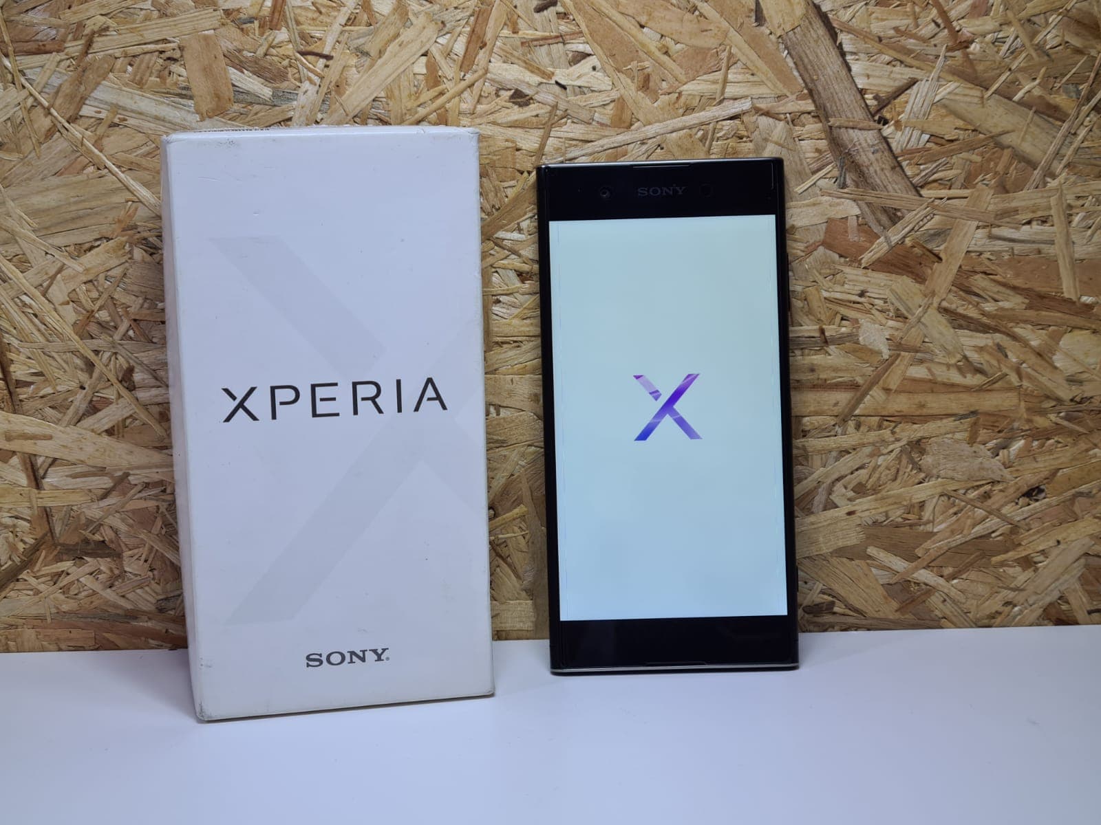 Telemóvel Sony XPERIA XA1 Plus — image 2