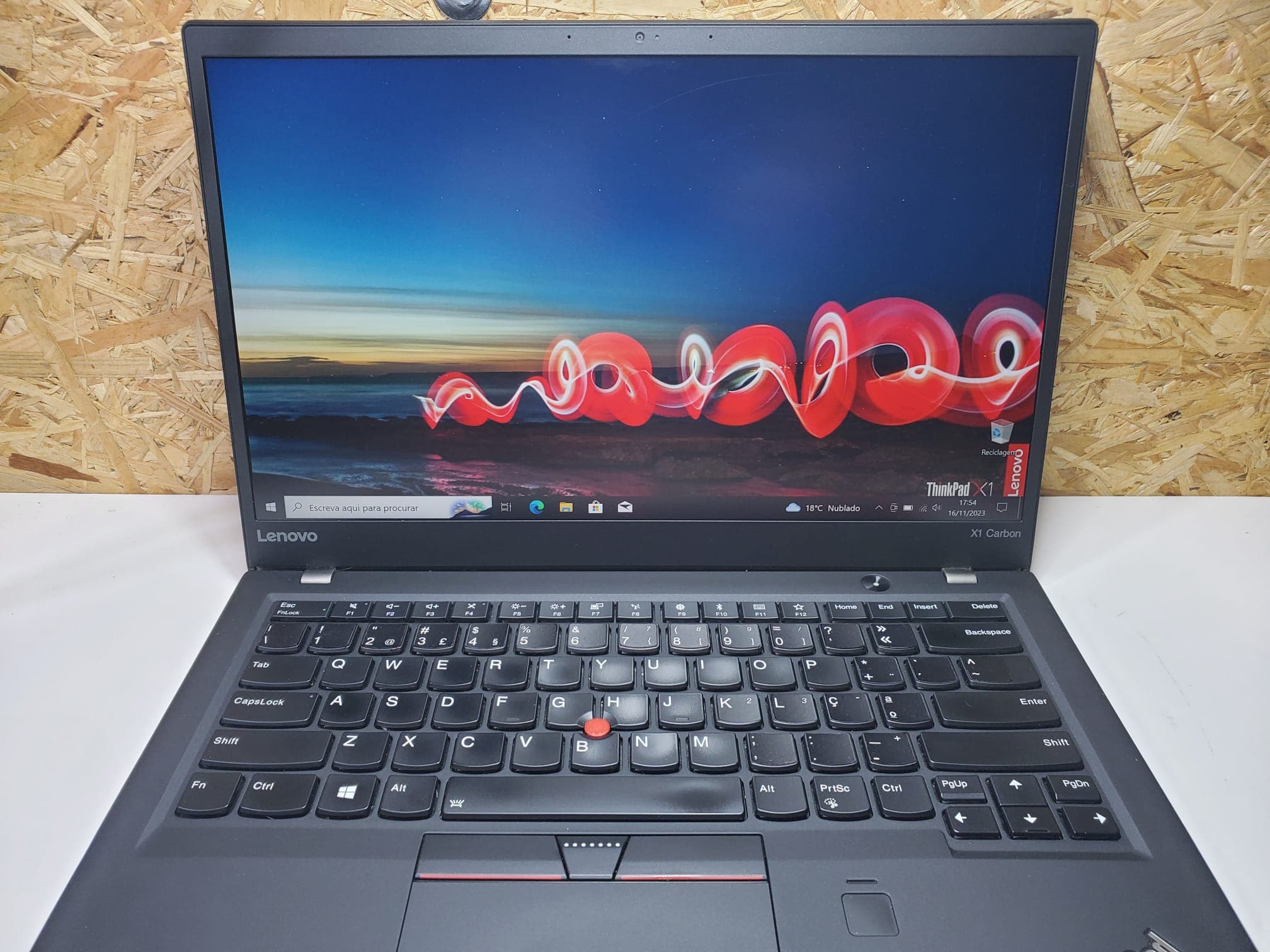 Portátil Lenovo ThinkPad X1 Carbon Quinta Geração — image 1
