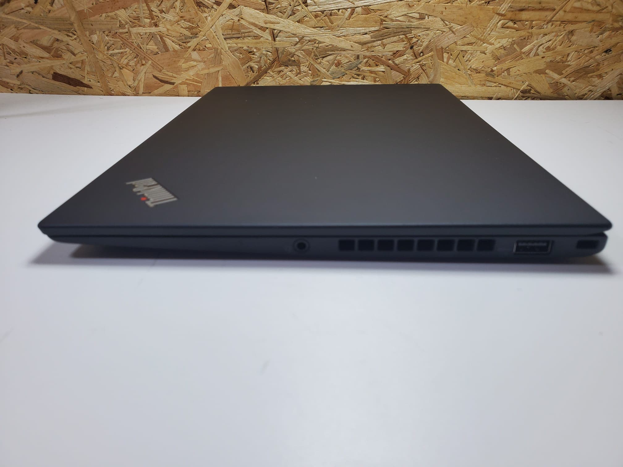 Portátil Lenovo ThinkPad X1 Carbon Quinta Geração — image 7