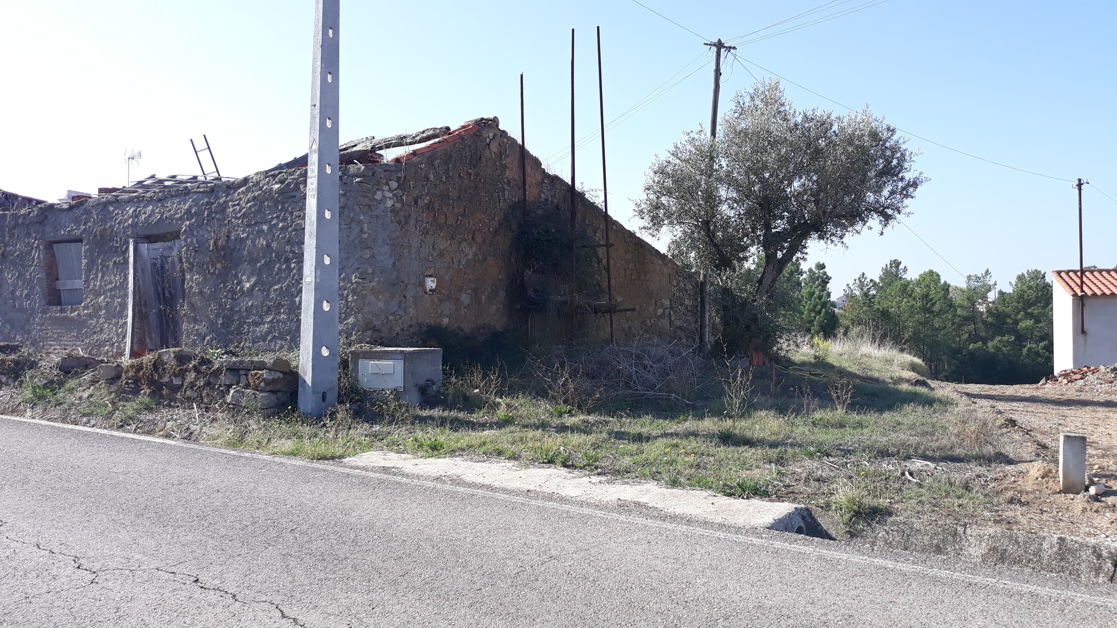 Moradia (Ruínas) + Terreno · Tomar — image 2