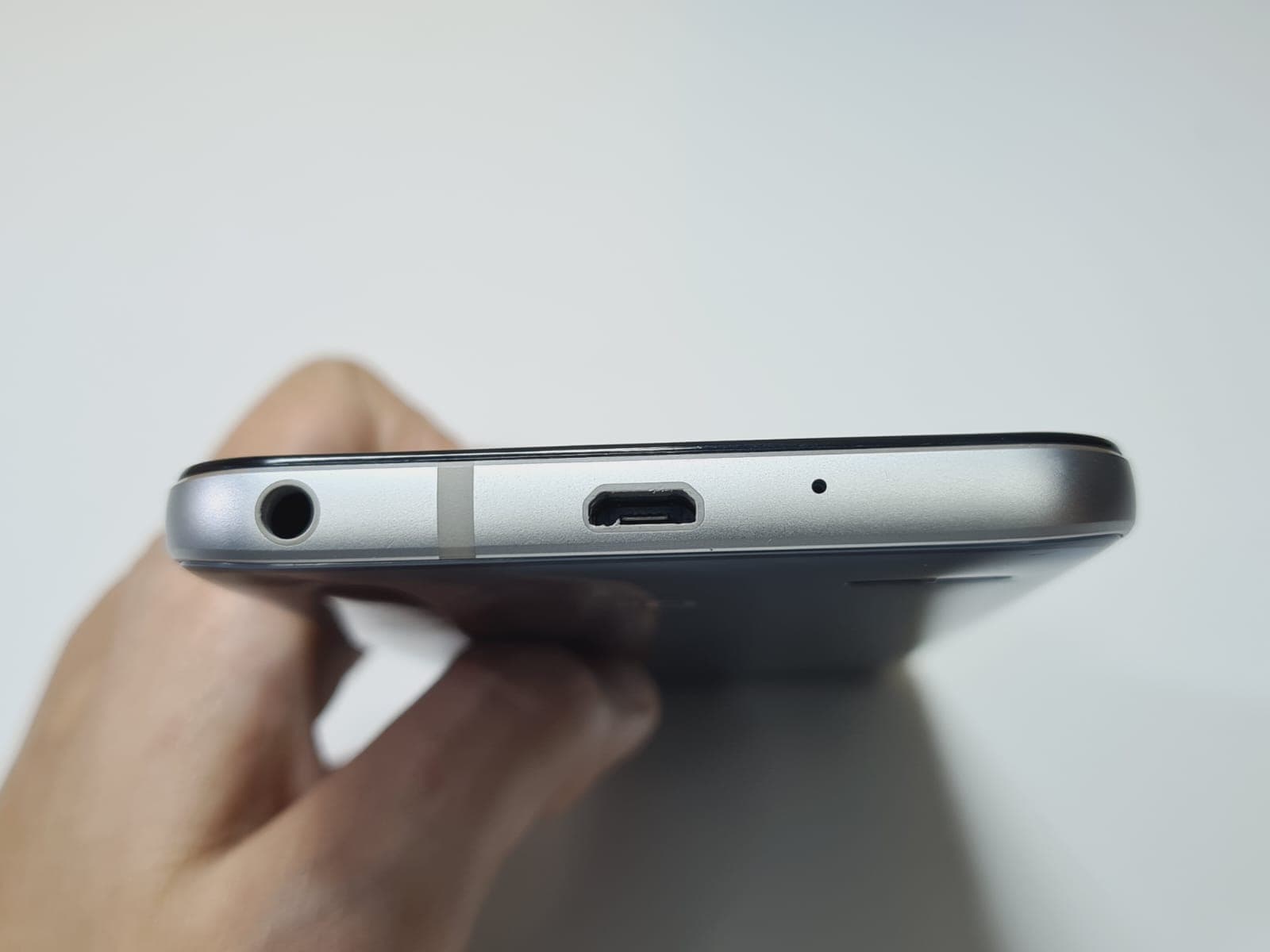 Telemóvel LG Q6 M700 Alpha — imagen 8