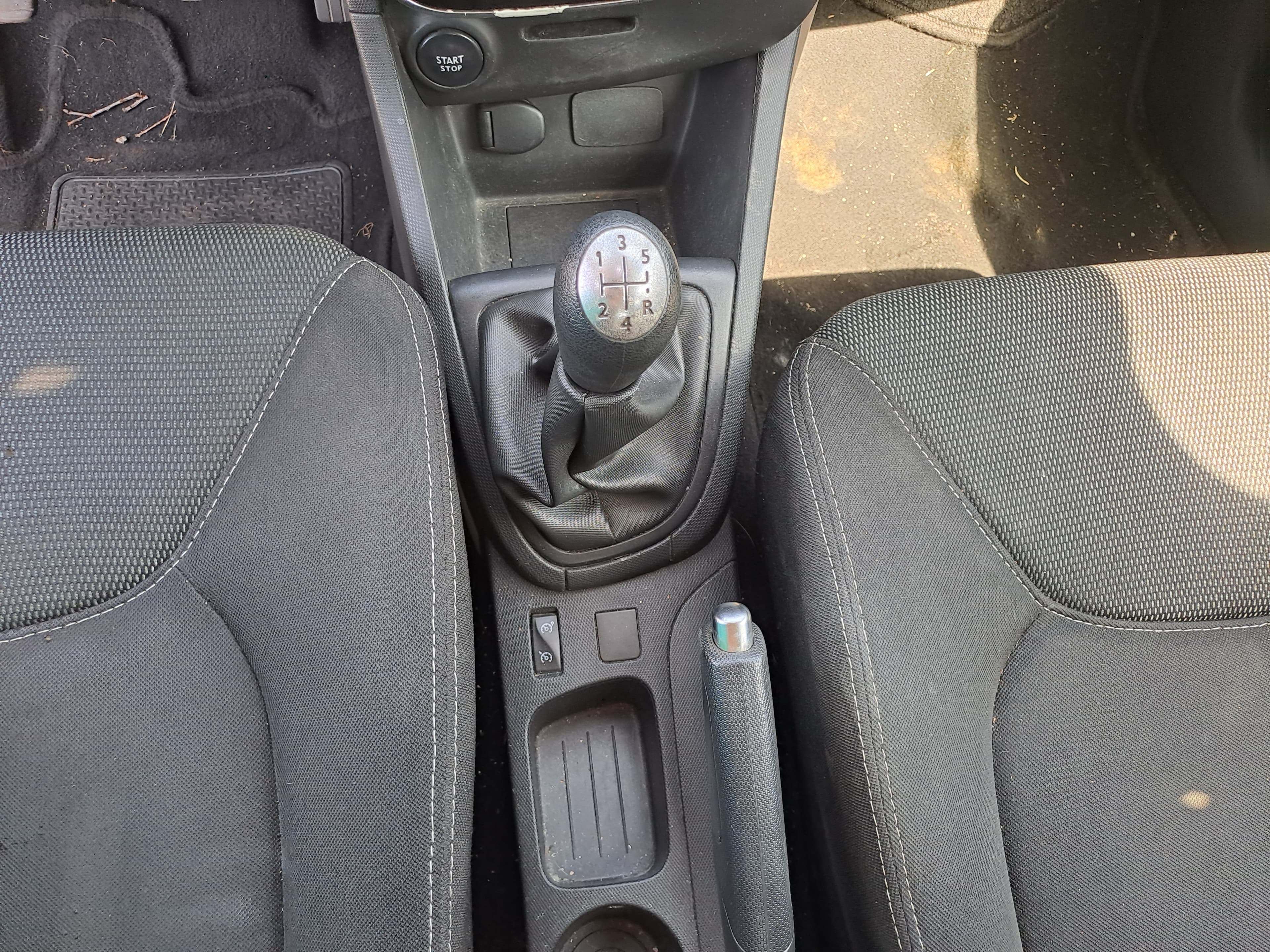 Renault Clio DCI · Ano 2015 — imagen 26
