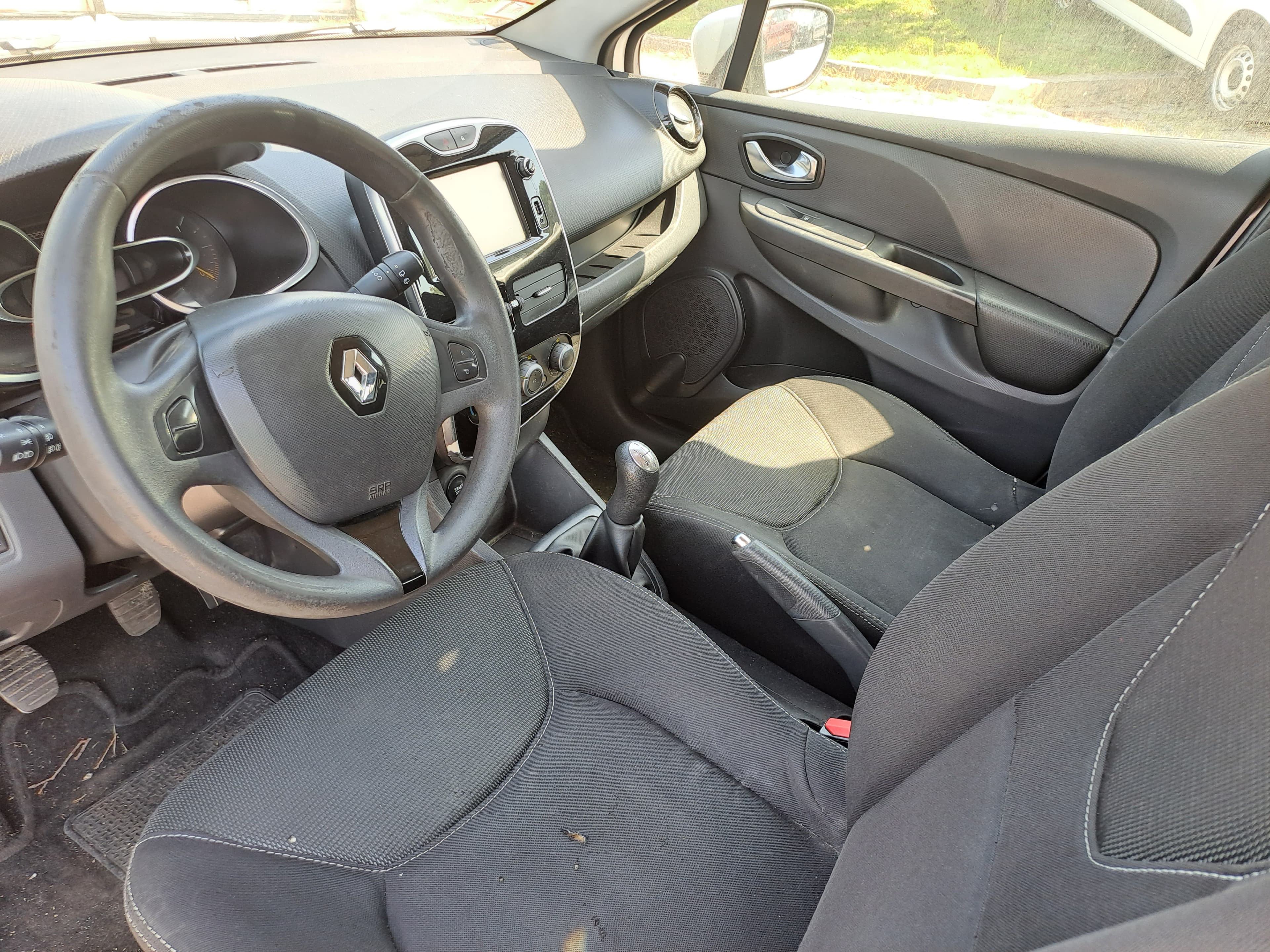 Renault Clio DCI · Ano 2015 — imagen 17