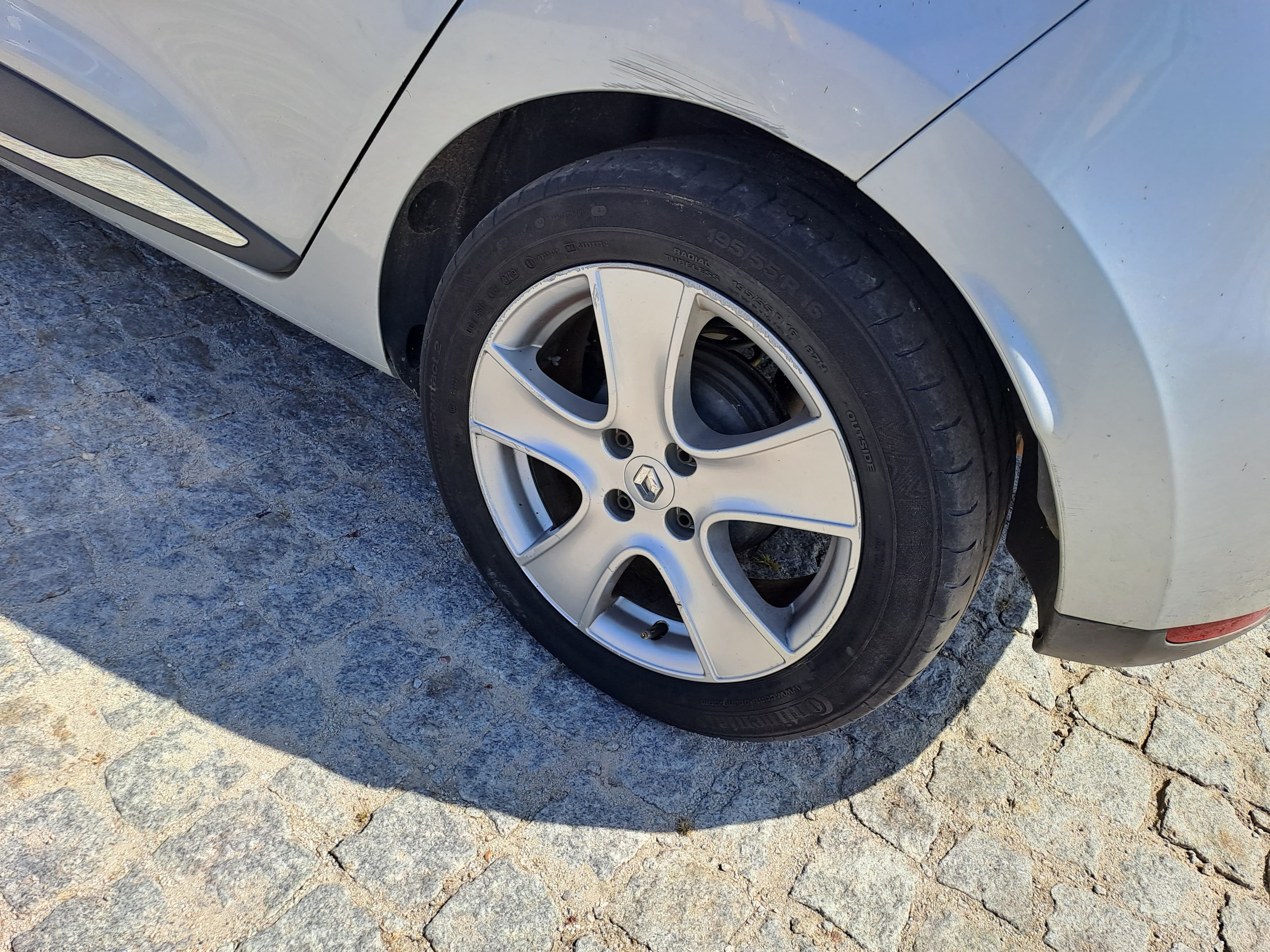 Renault Clio DCI · Ano 2015 — imagen 11