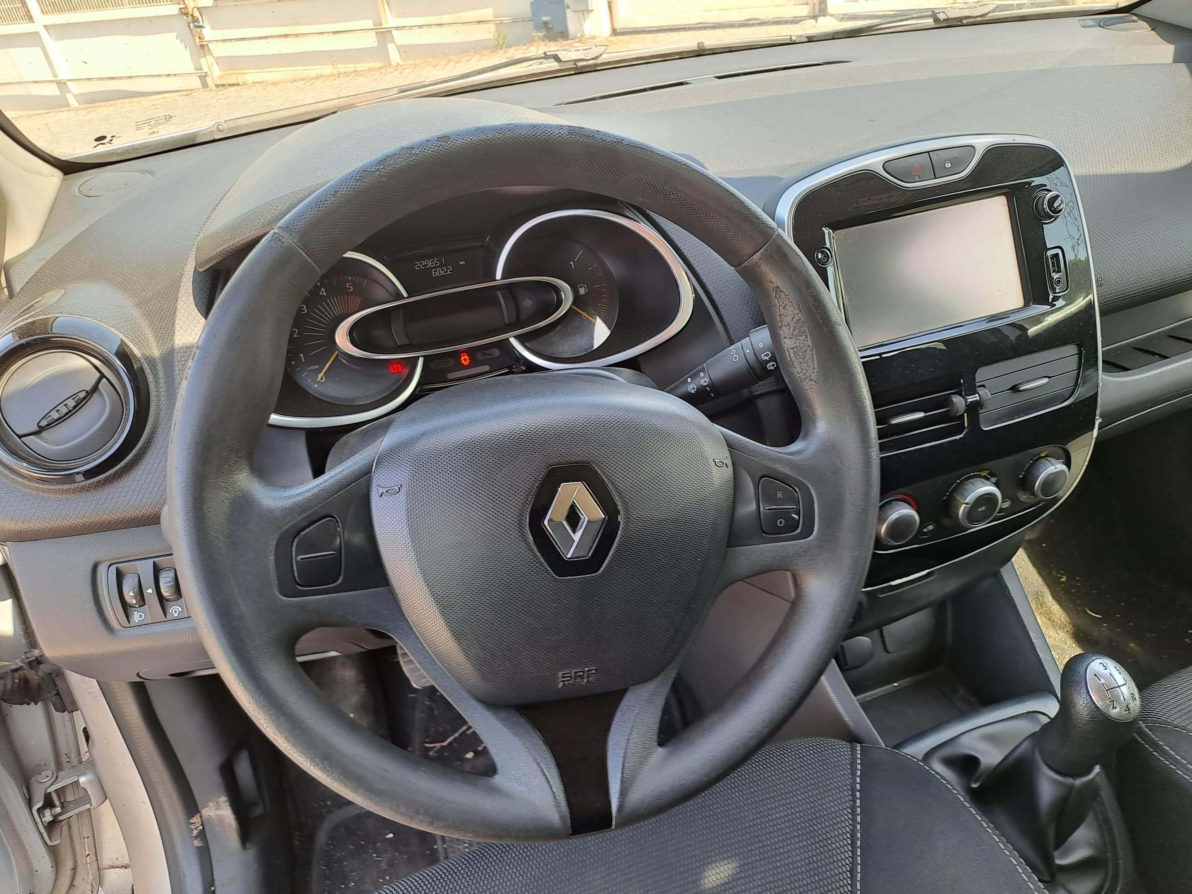Renault Clio DCI · Ano 2015 — imagen 18