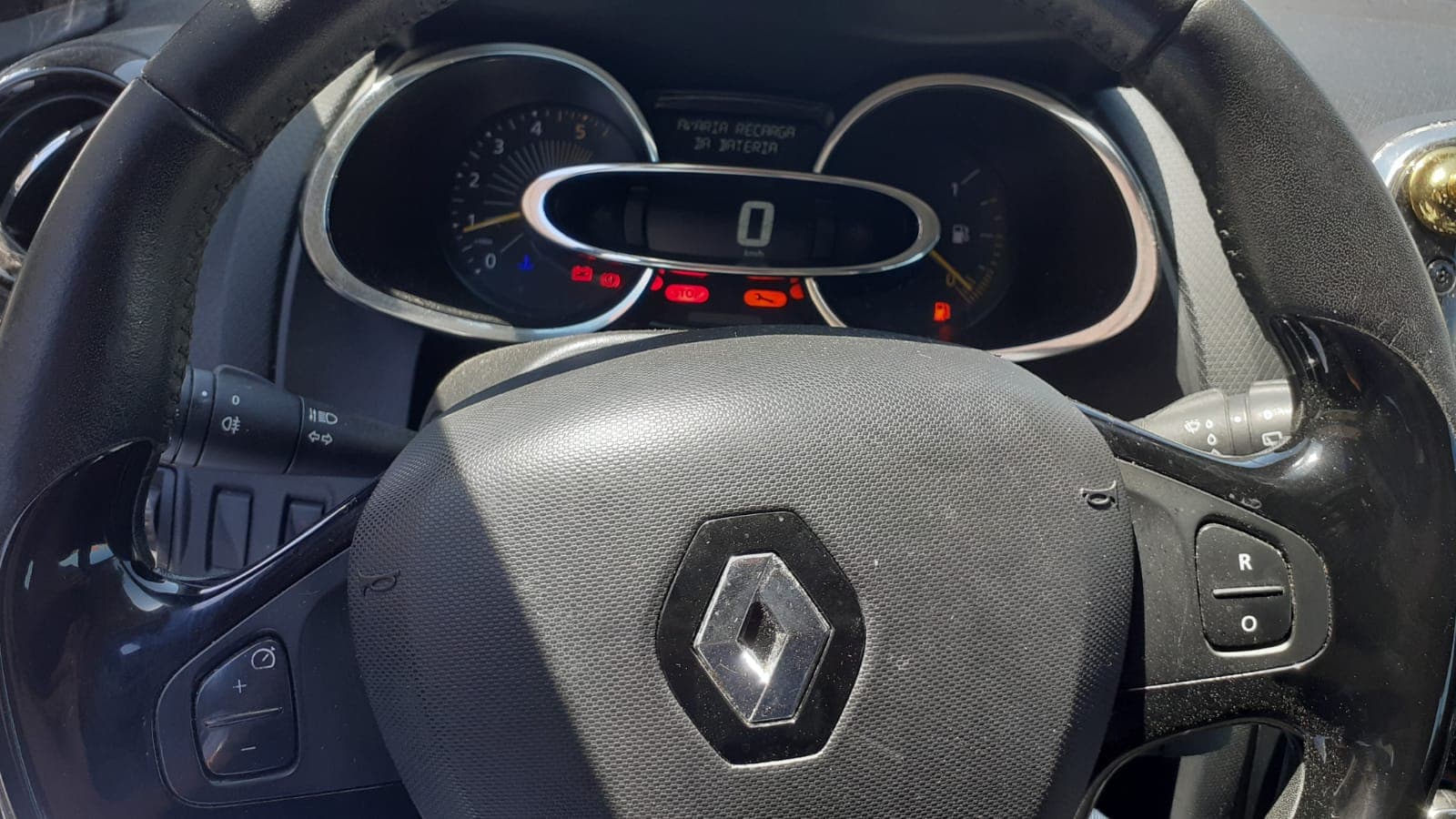 Renault Clio IV Grandtour DCI · Ano 2014 — image 22