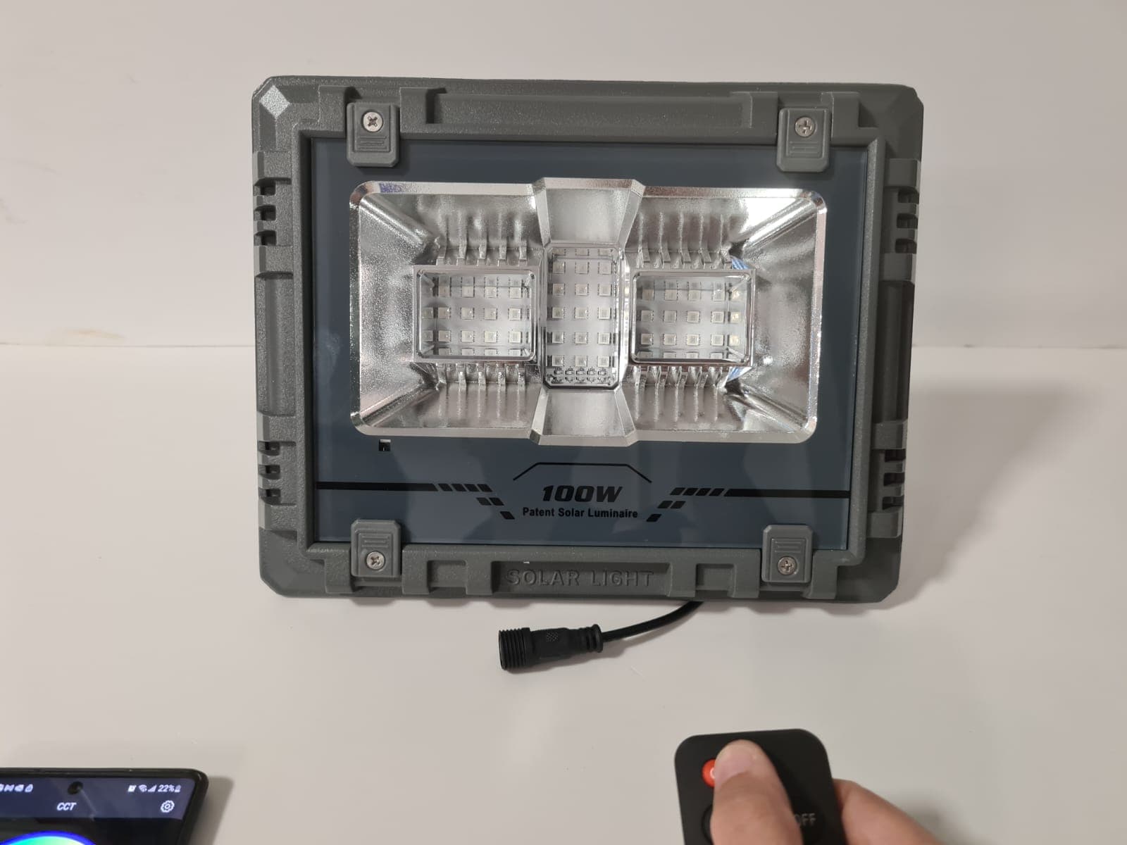 Foco Led e Painel Solar — imagem 2