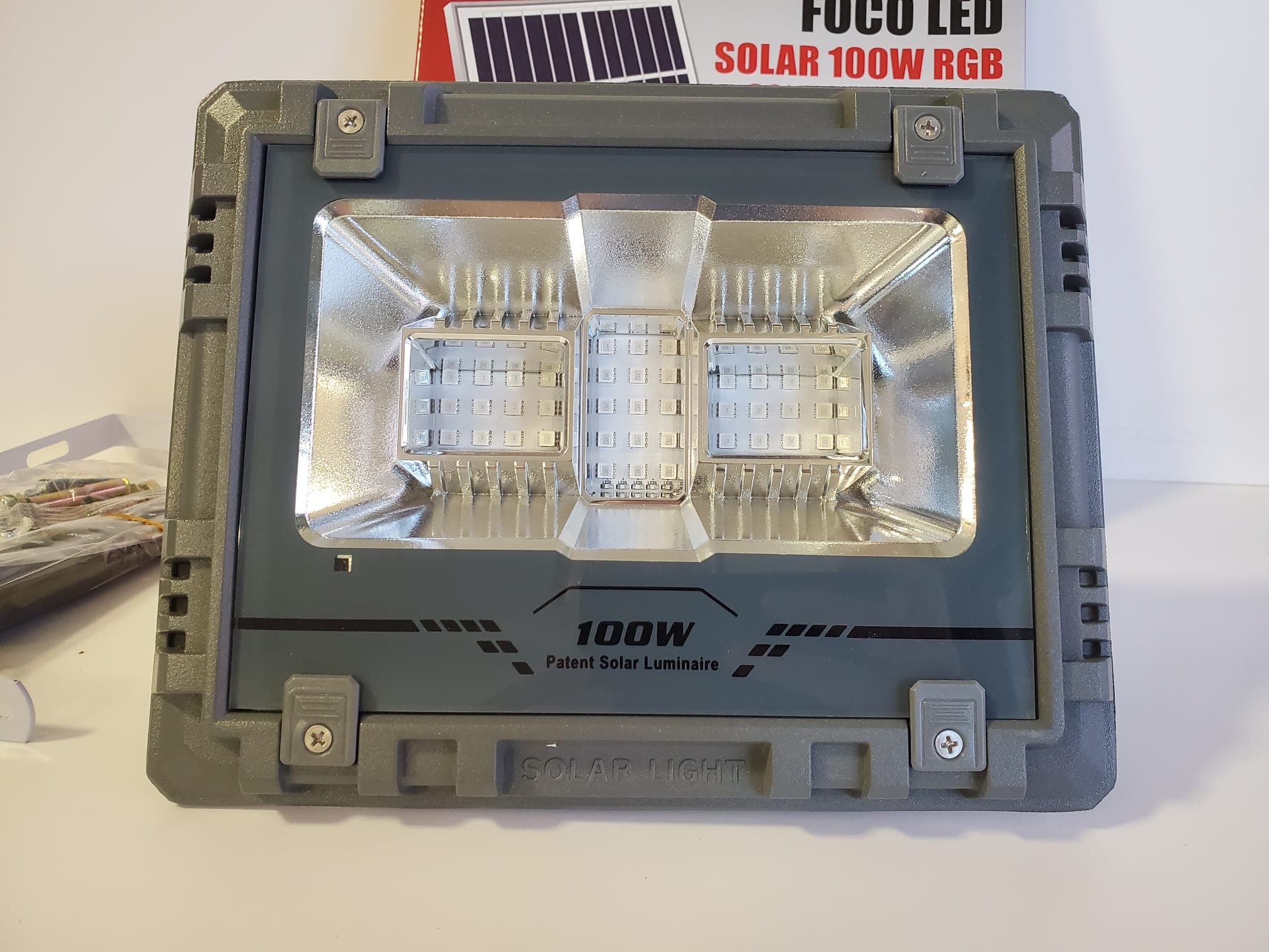 Foco Led e Painel Solar — imagem 31