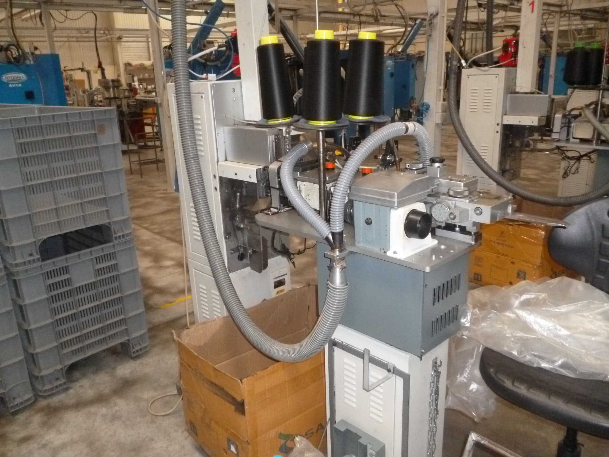 Lotes 12 a 43 - Máquinas Têxteis e Equipamentos — imagen 91