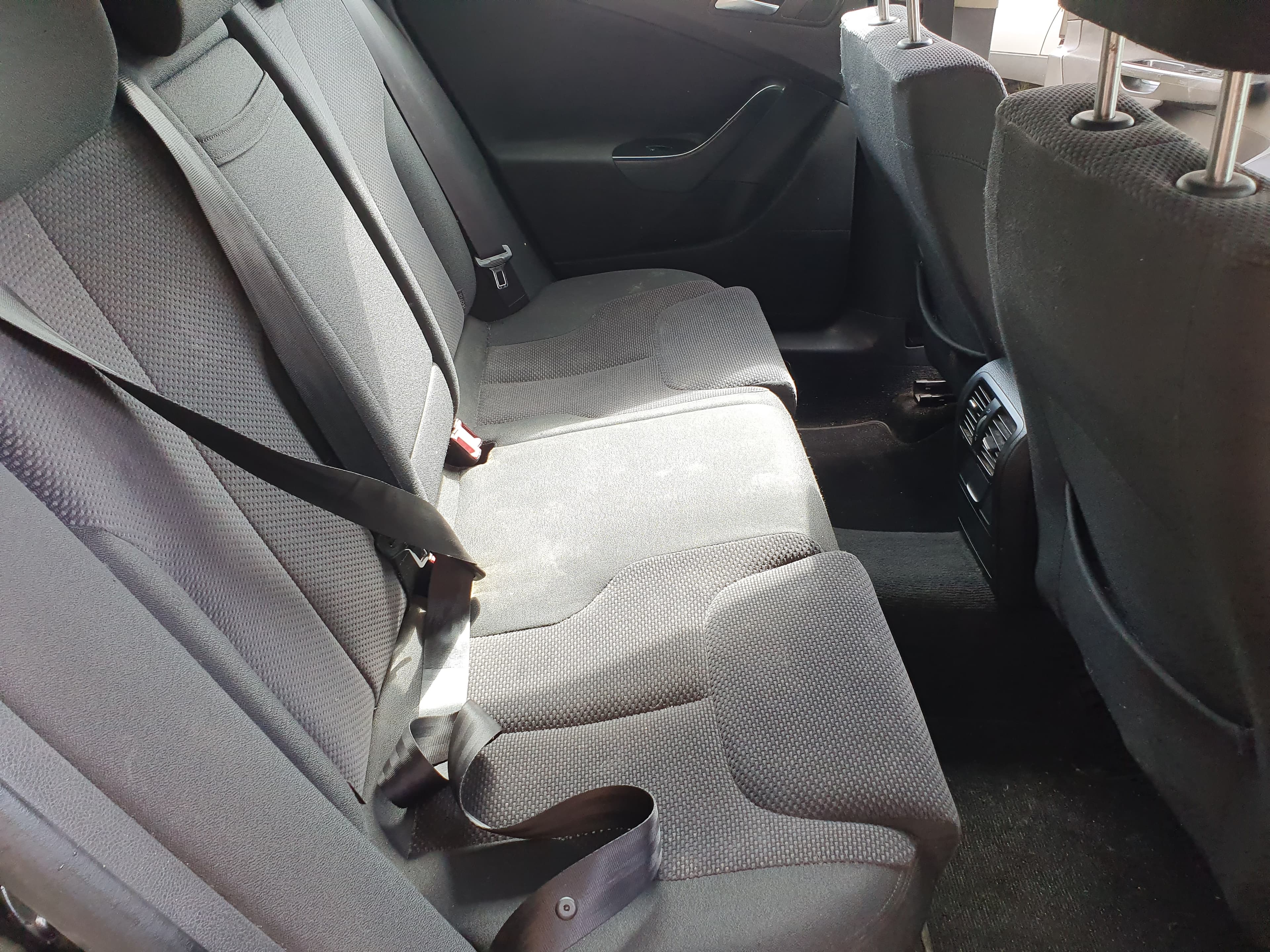 Volkswagen Passat · Ano 2011 — image 25