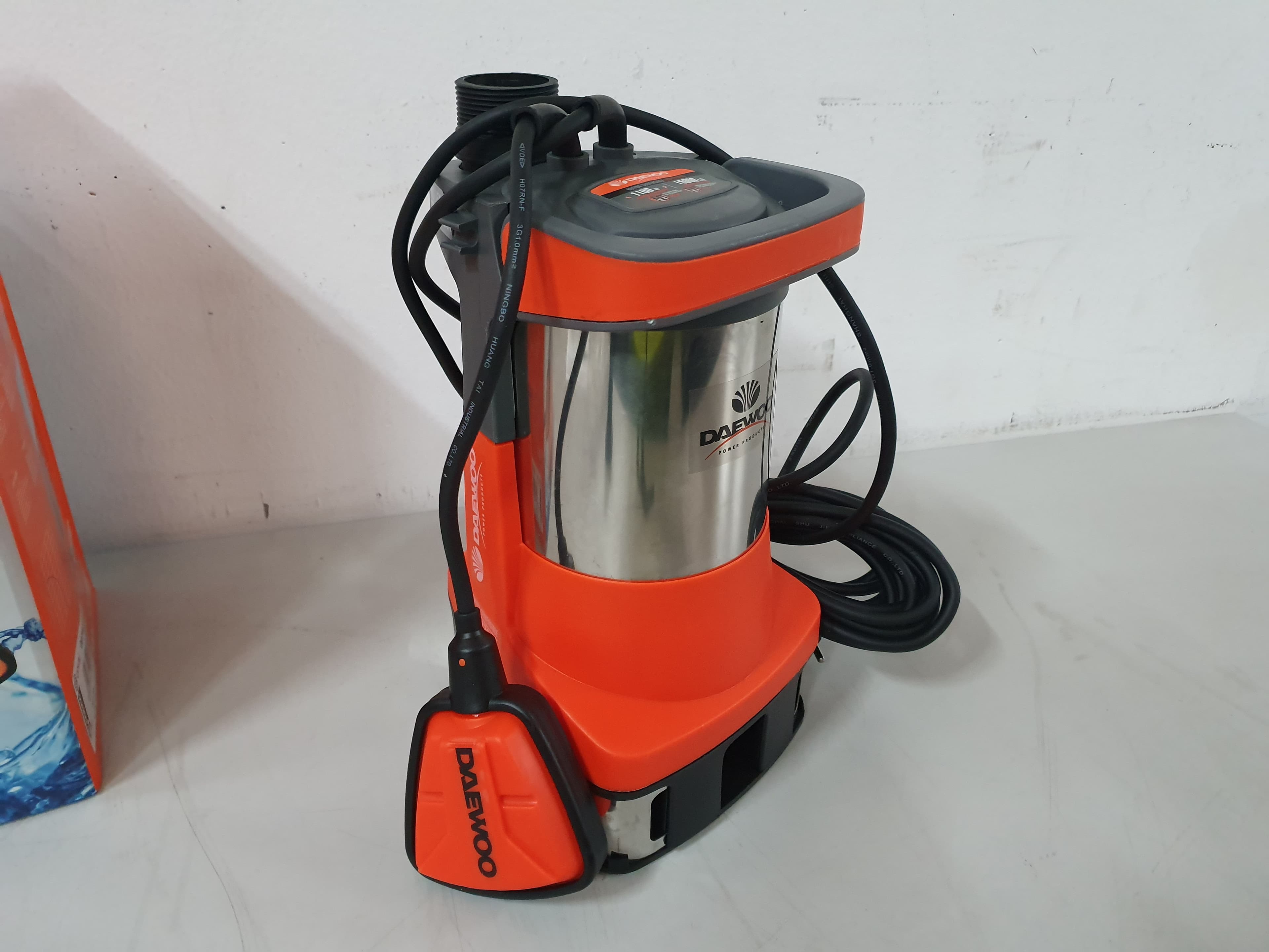 ELETROBOMBA SUBMERSIVEL