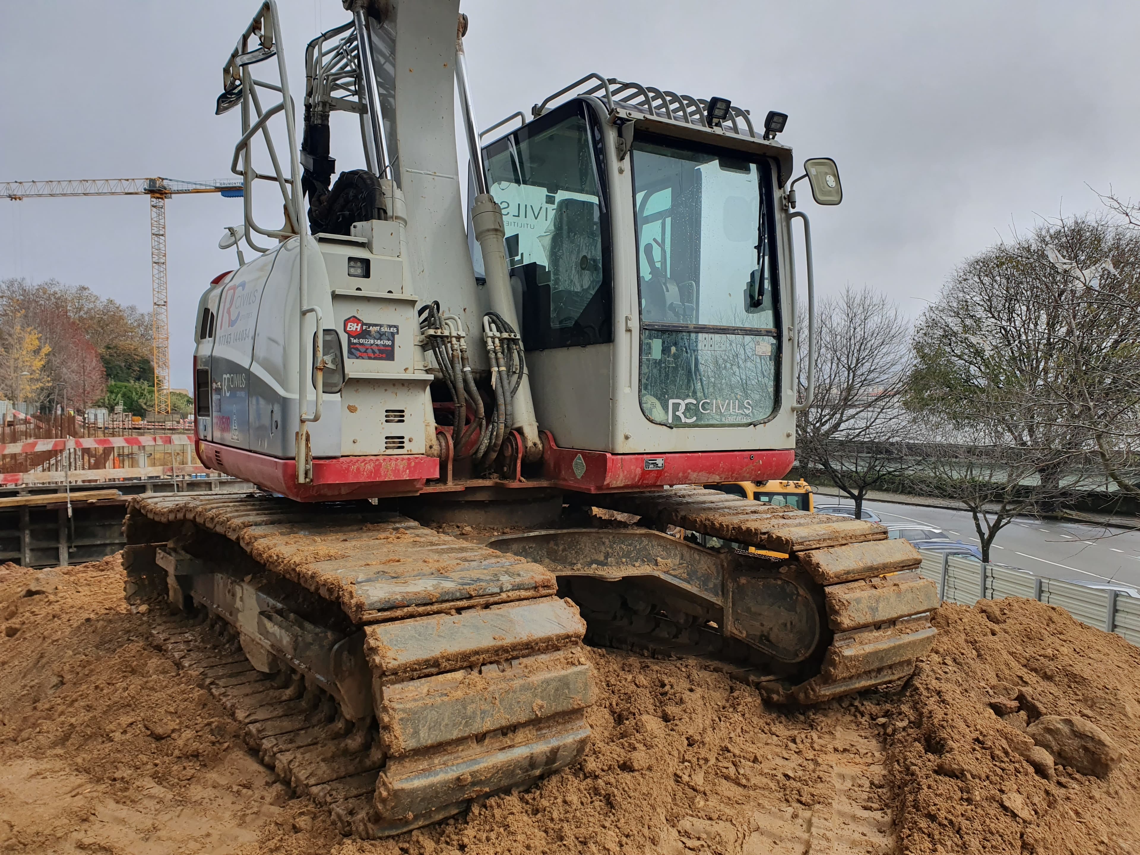 Giratória Rastos Takeuchi TB2150R · Ano 2018 — image 5