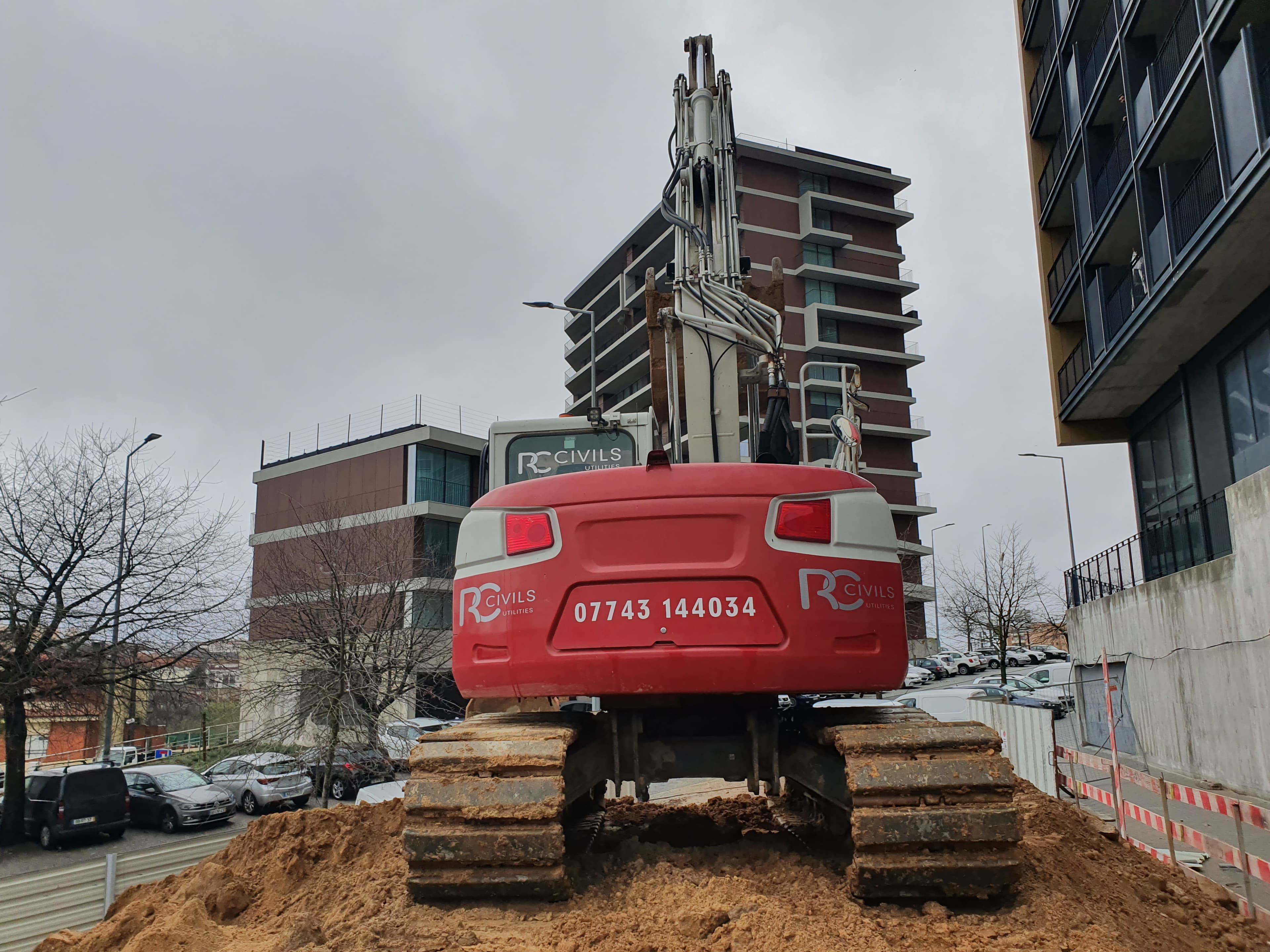 Giratória Rastos Takeuchi TB2150R · Ano 2018 — image 7