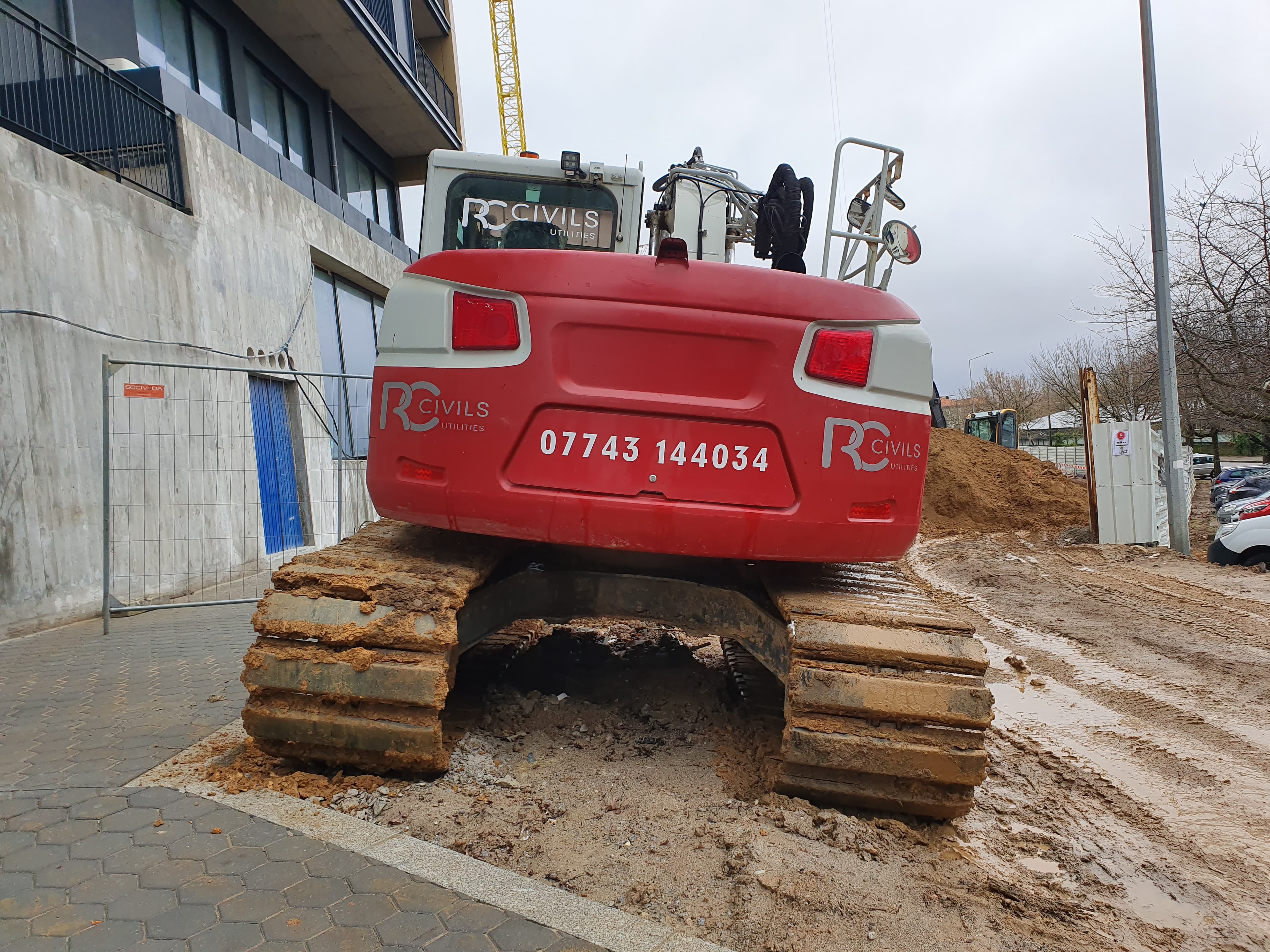 Giratória Rastos Takeuchi TB2150R · Ano 2018 — image 6