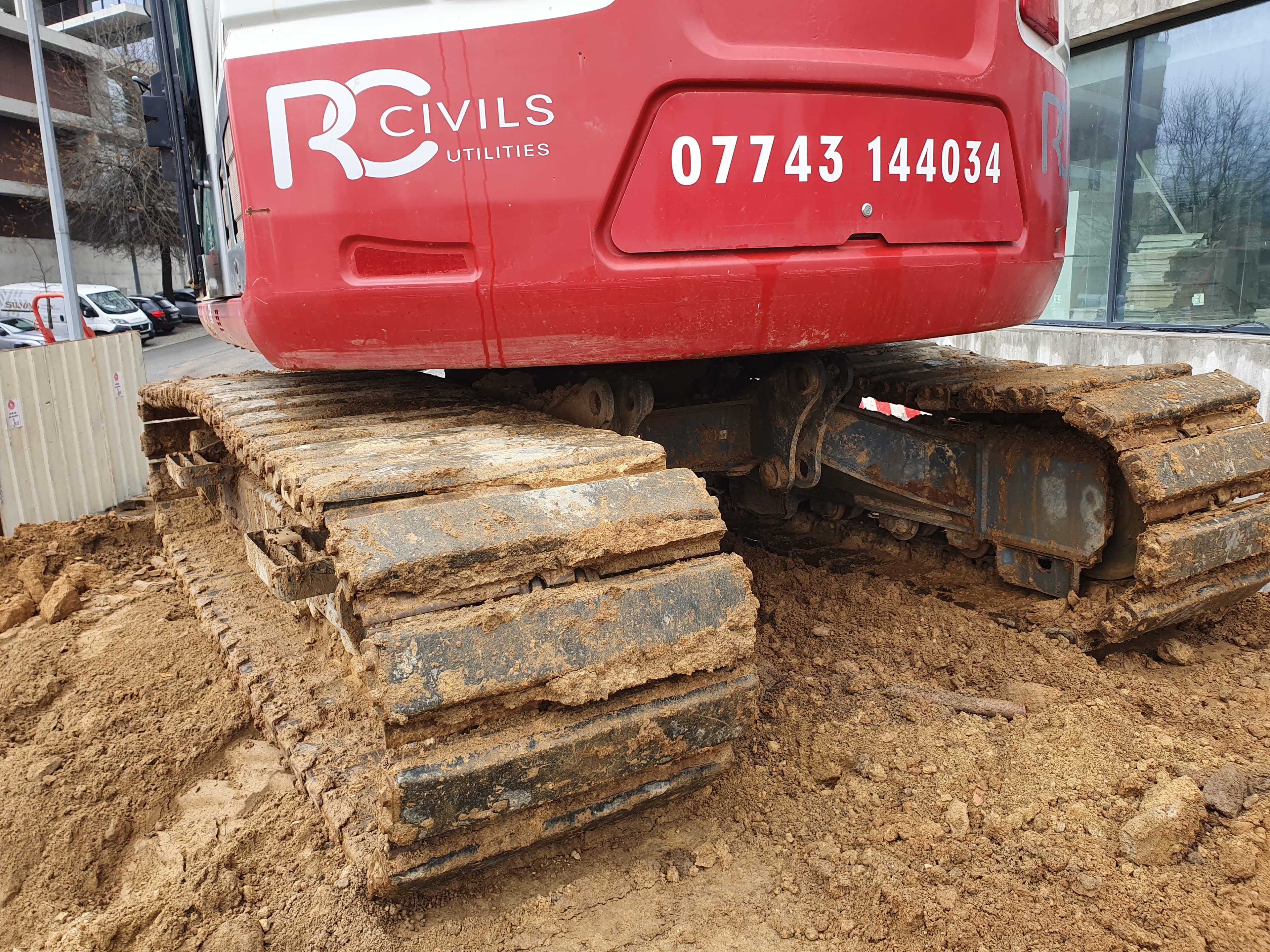 Giratória Rastos Takeuchi TB2150R · Ano 2018 — image 9