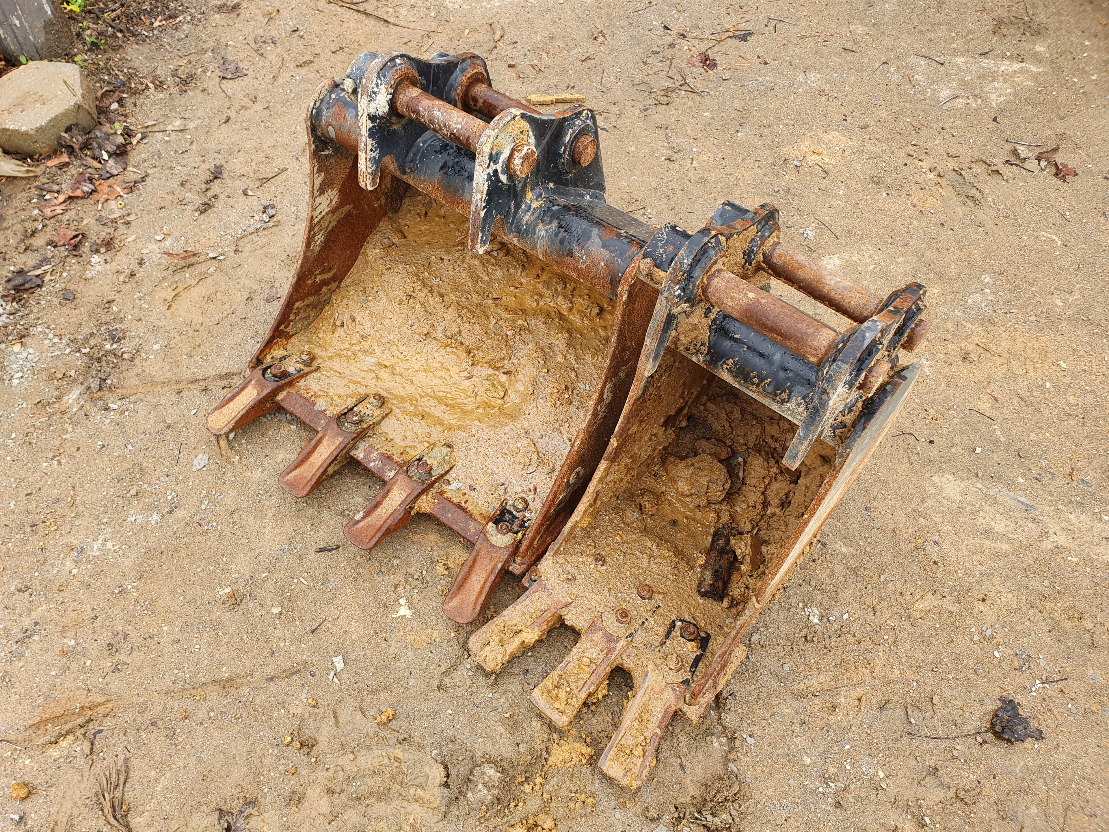 Mini Giratória Rastos Hitachi · Ano 2022 — imagen 10