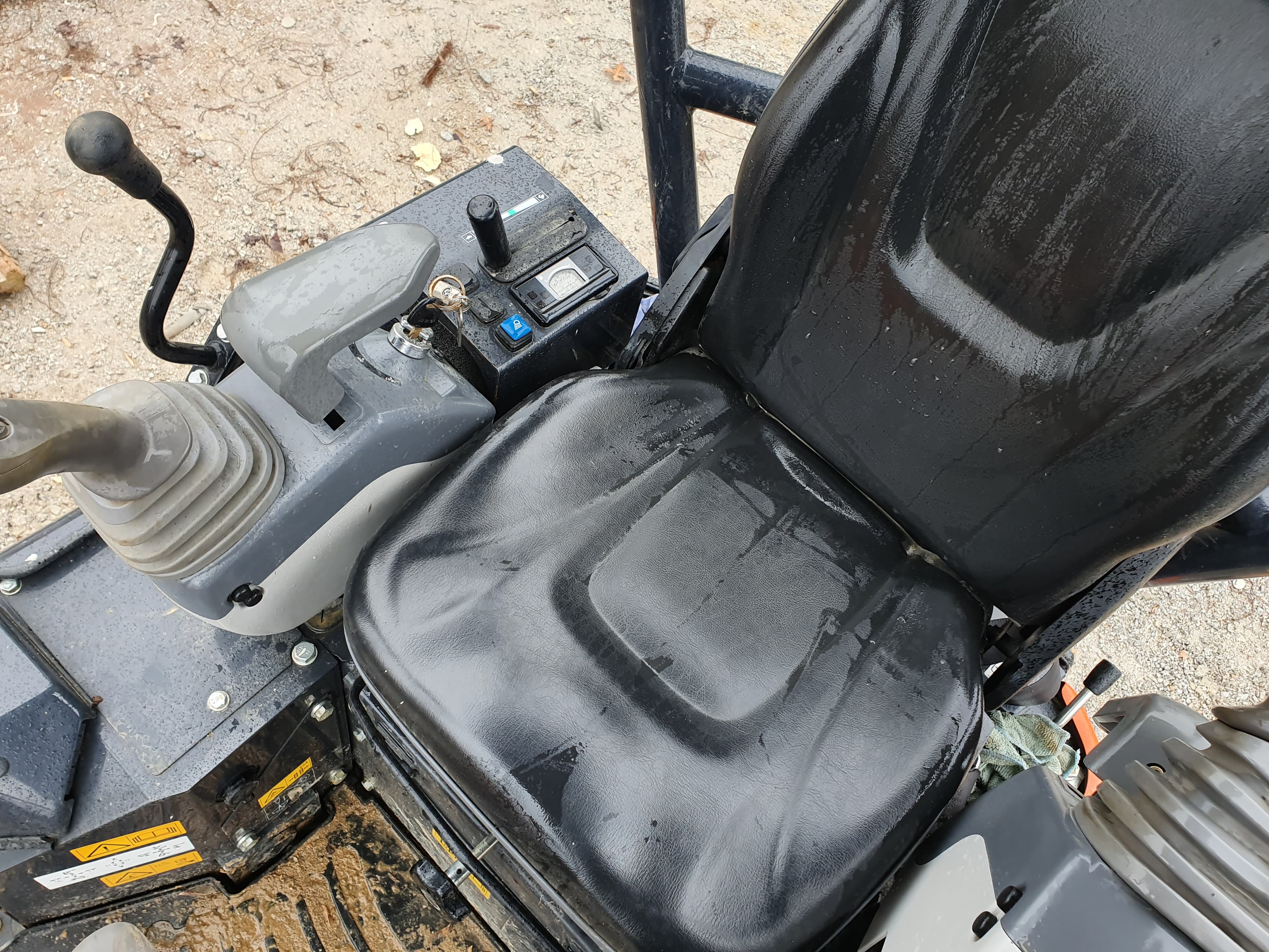Mini Giratória Rastos Hitachi · Ano 2022 — imagen 12