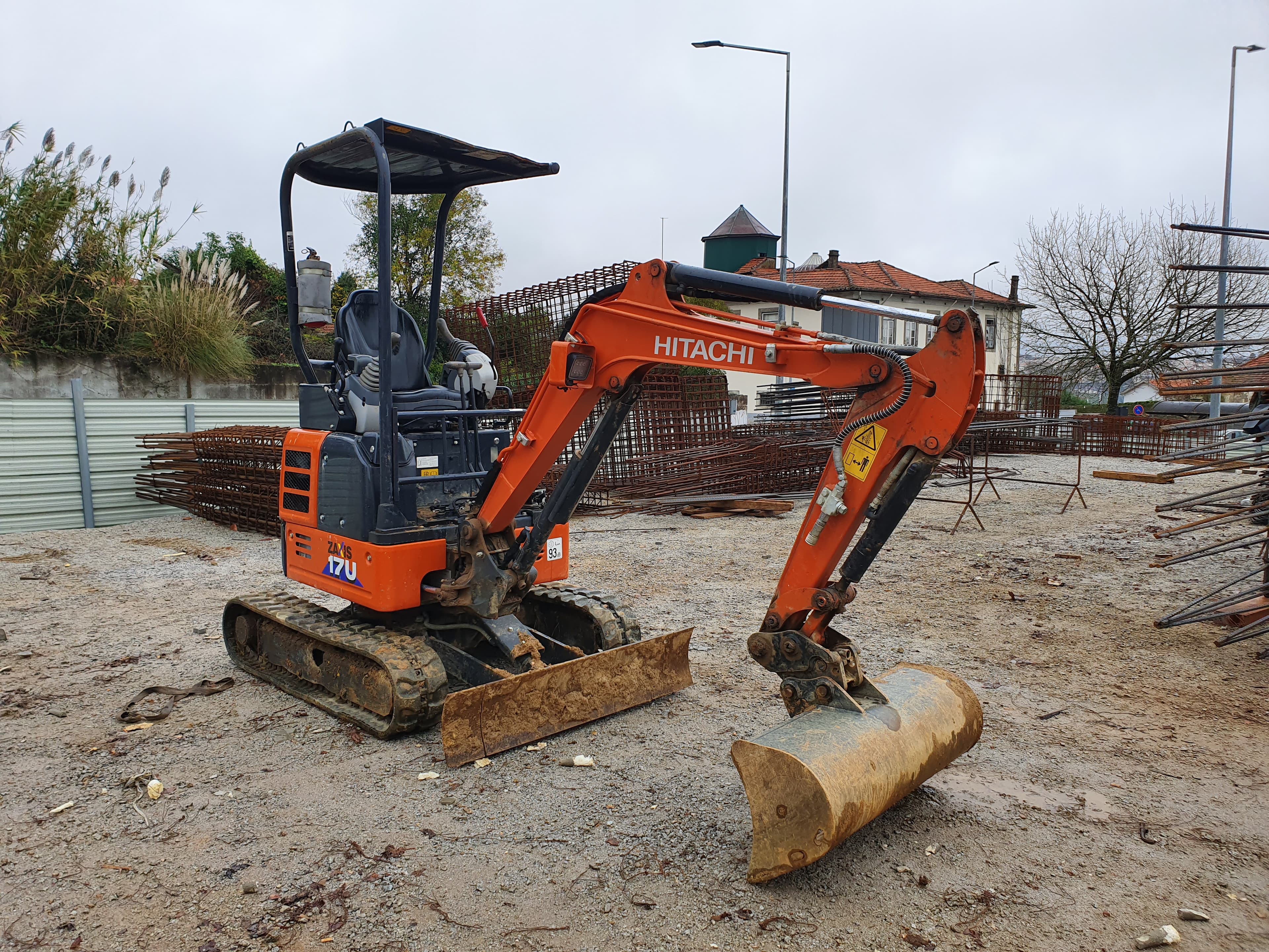 Mini Giratória Rastos Hitachi · Ano 2022 — imagen 1