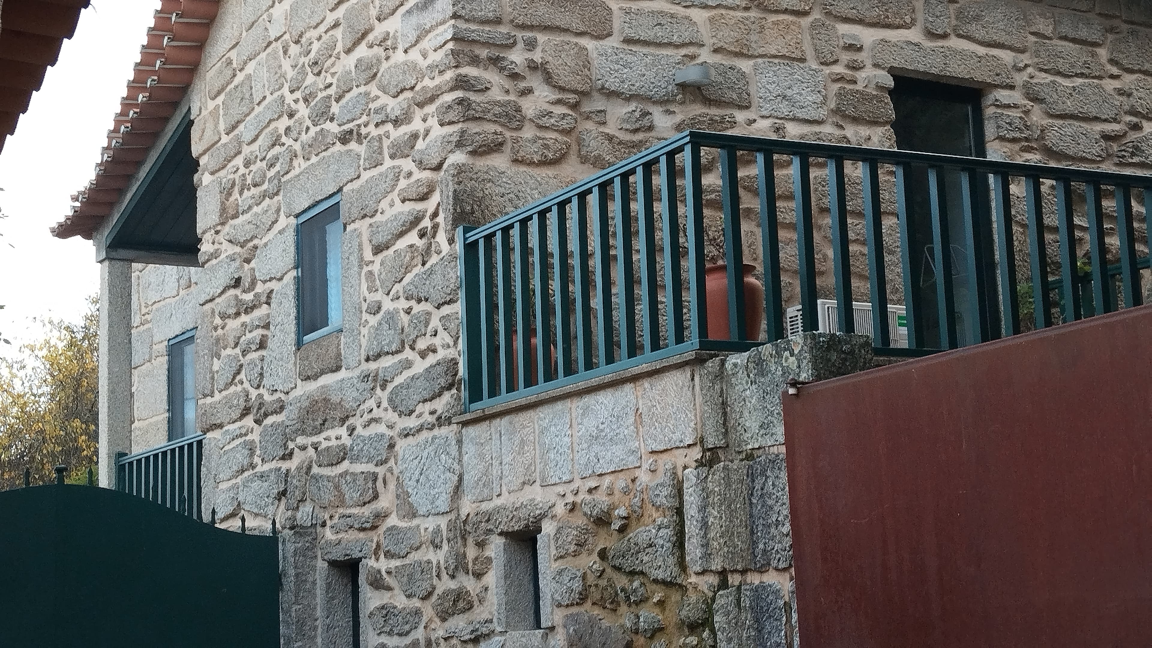 Moradia V2 · Nelas, Viseu — image 2