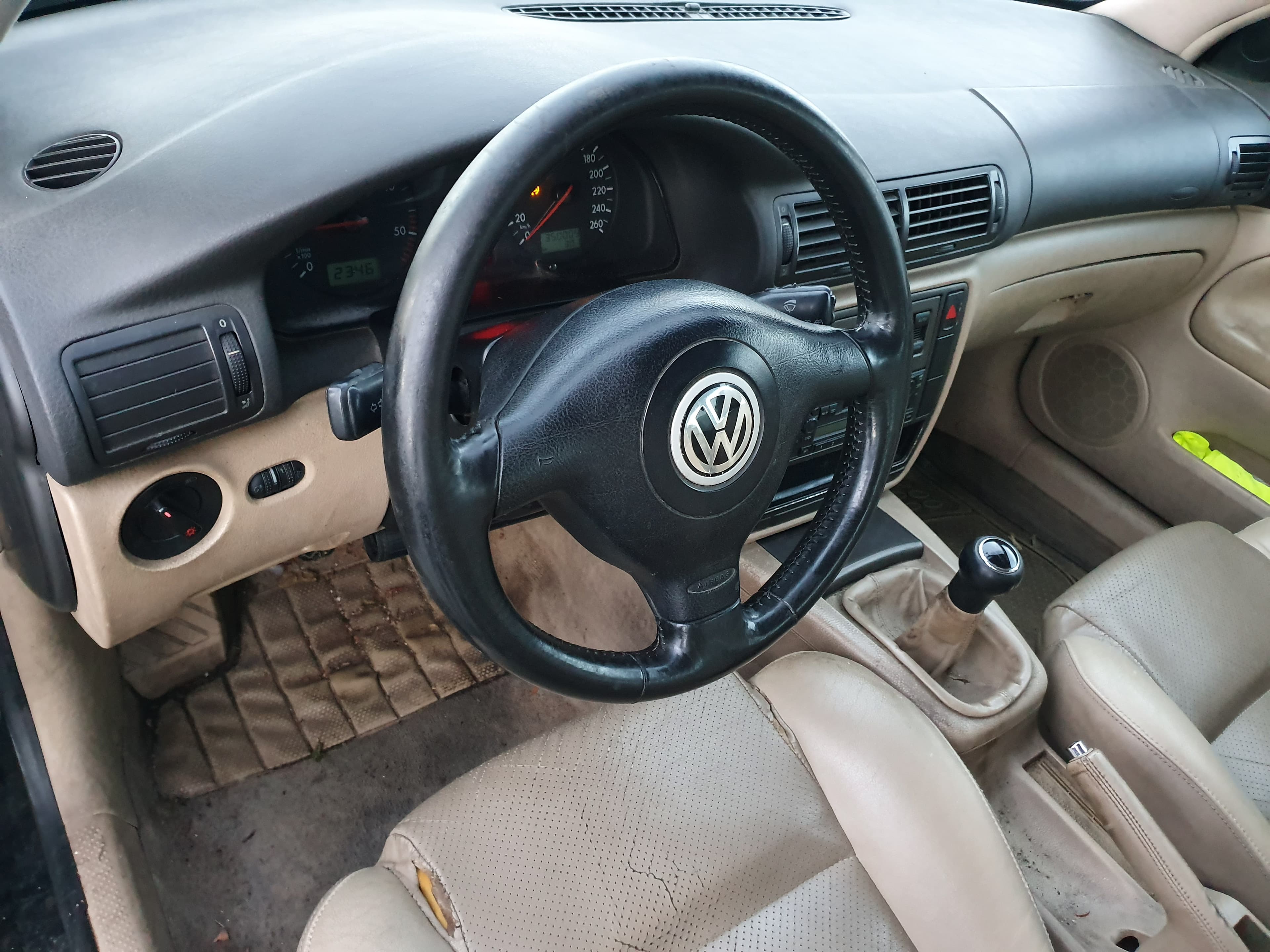 Volkswagen Passat · Ano 1999 — image 25