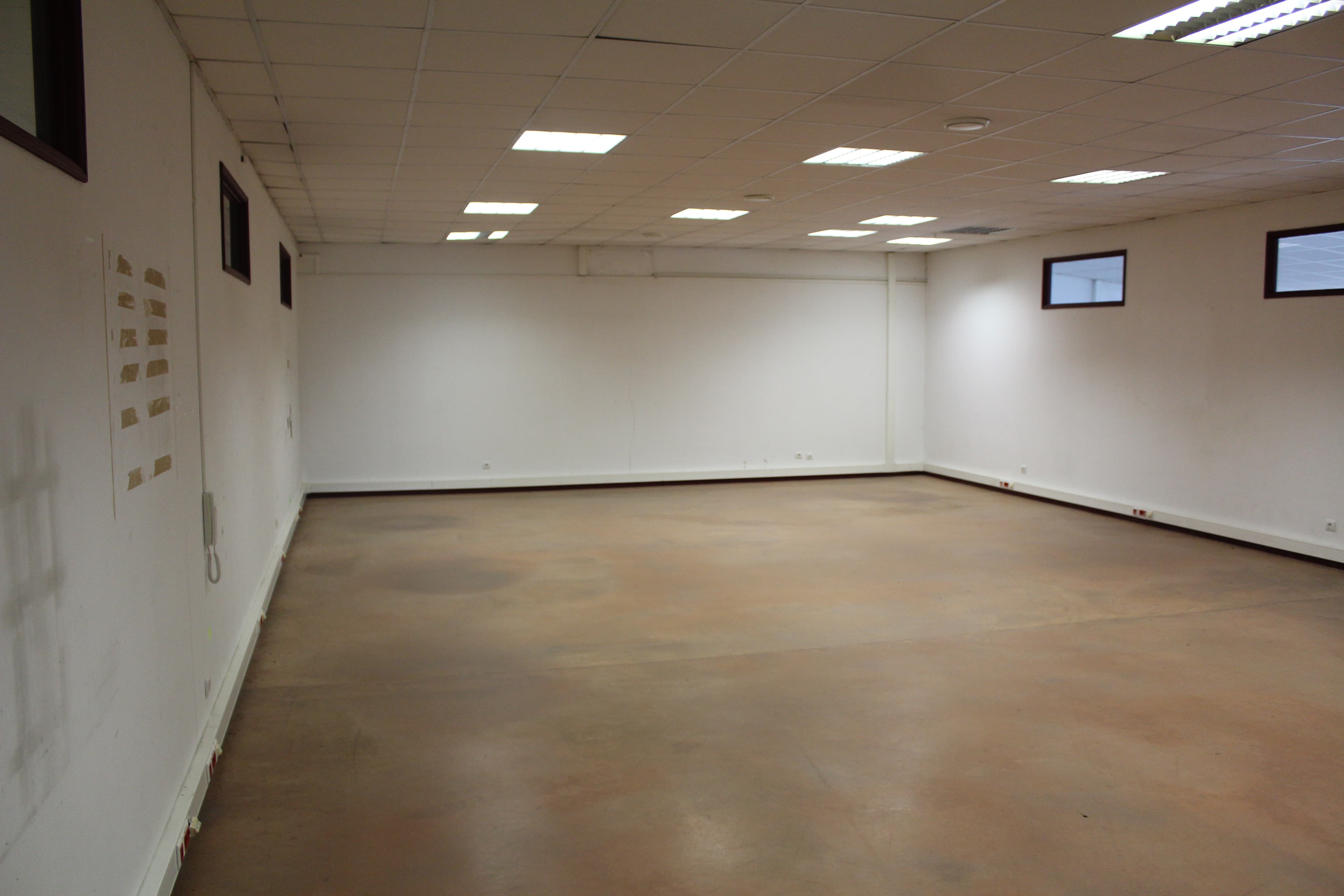 Armazém Comercial · Zona Industrial de Santarém — imagen 26