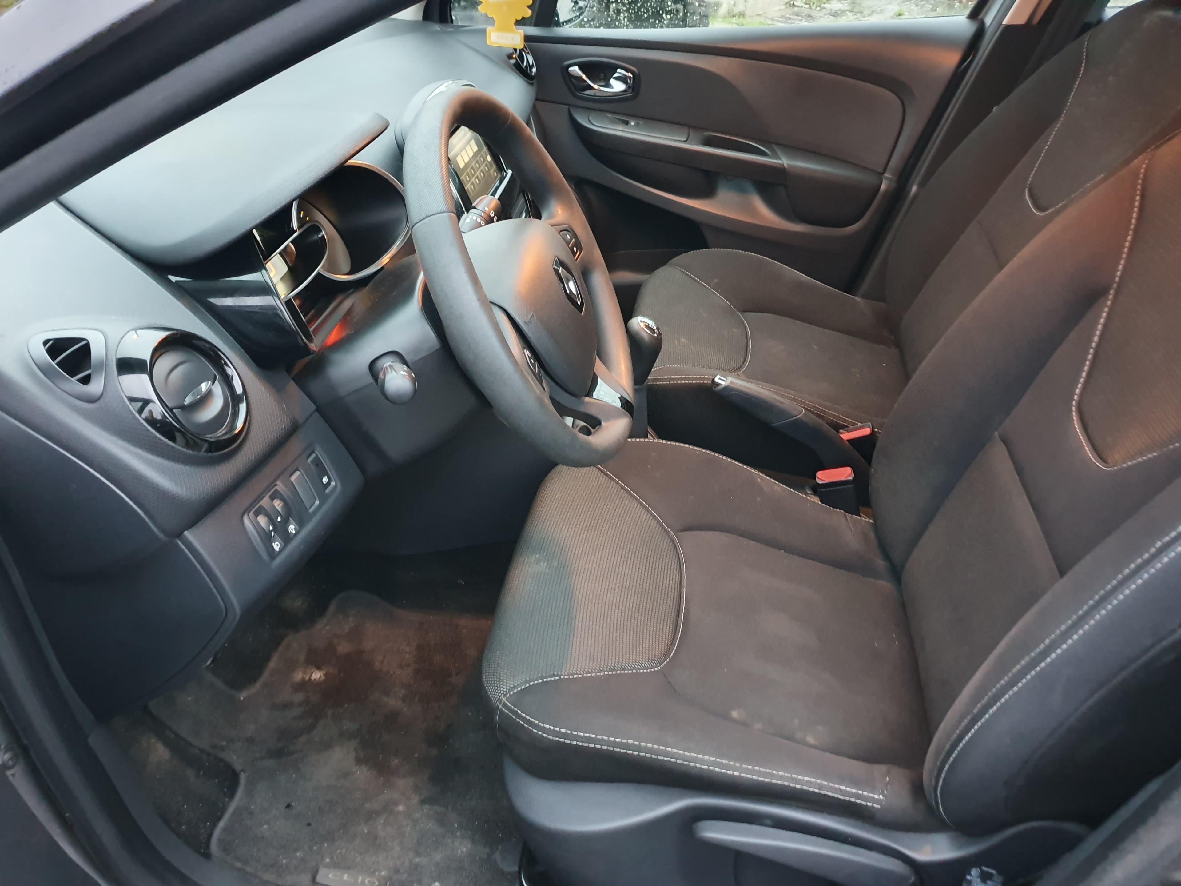 Renault Clio · Année 2014 — image 24