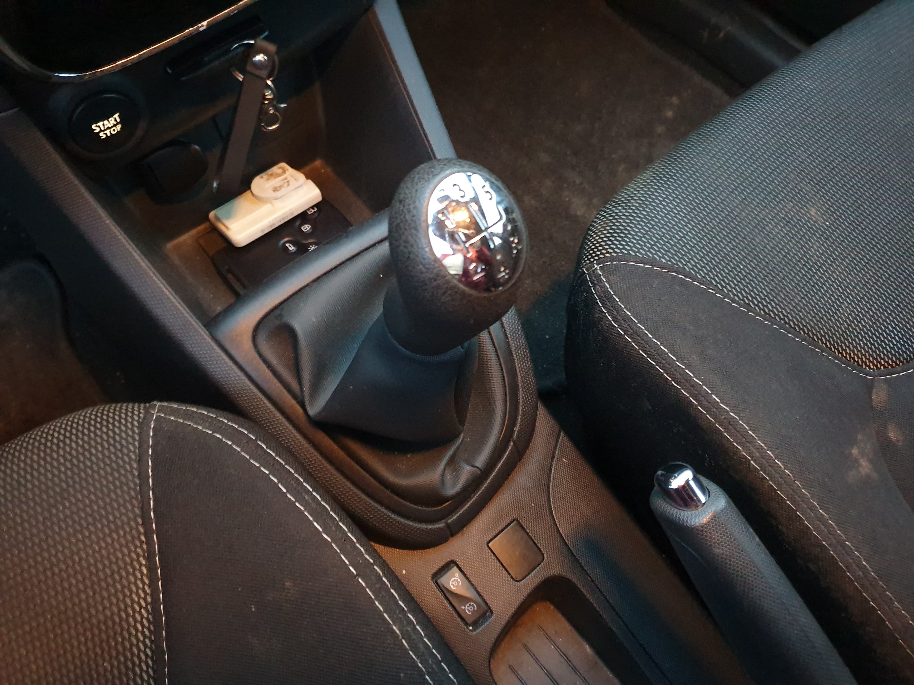 Renault Clio · Année 2014 — image 32