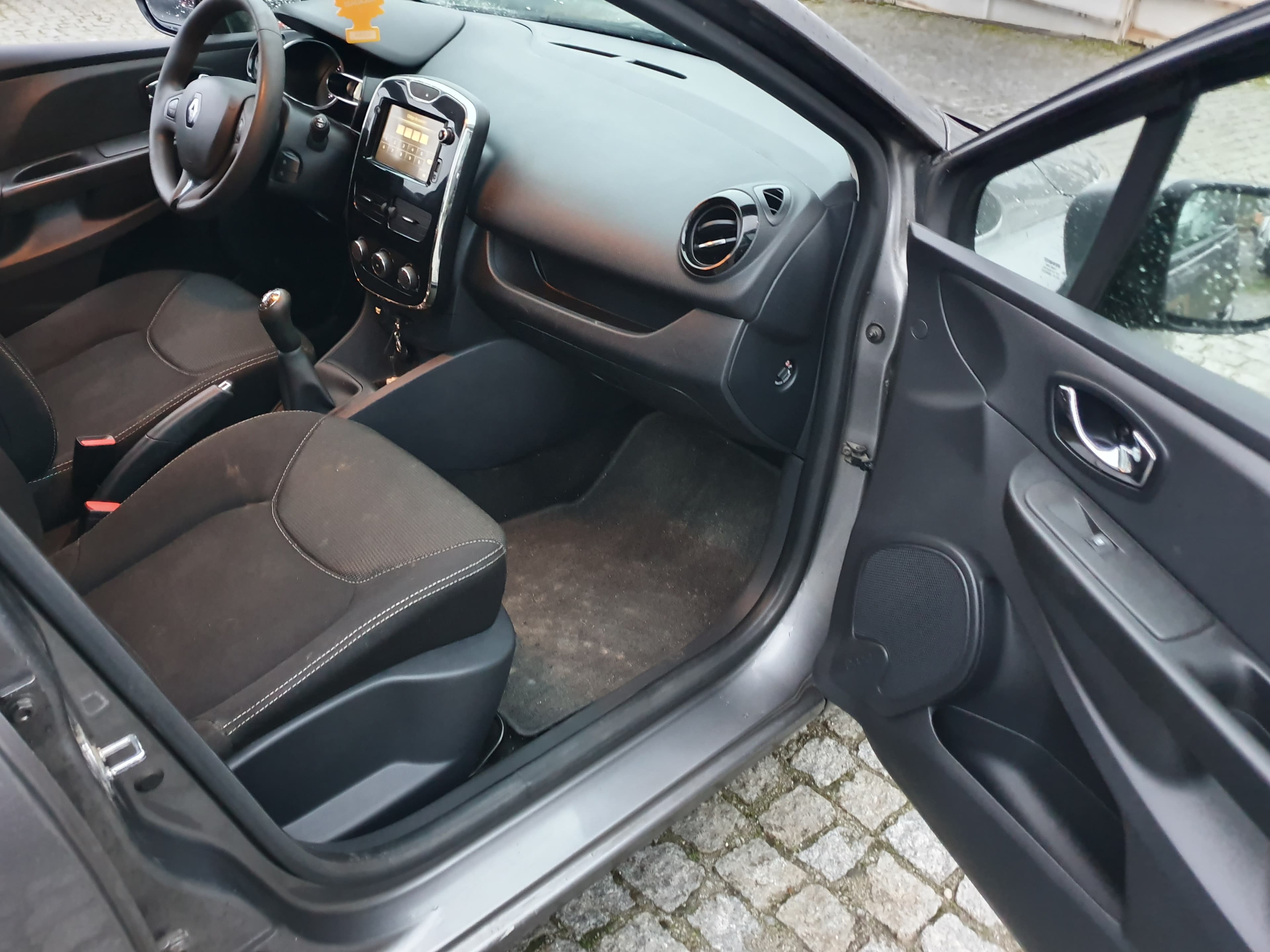 Renault Clio · Année 2014 — image 20