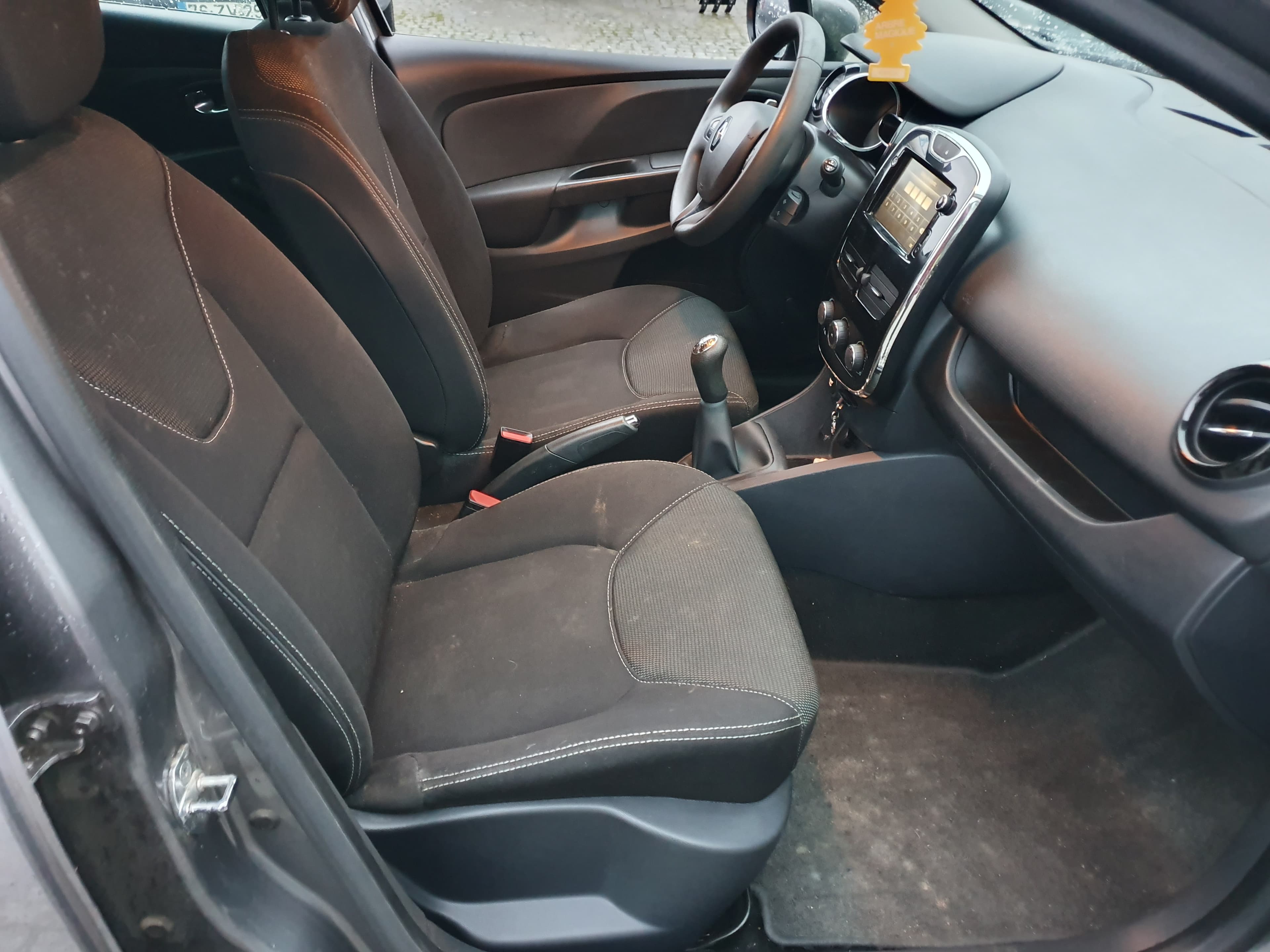 Renault Clio · Année 2014 — image 22