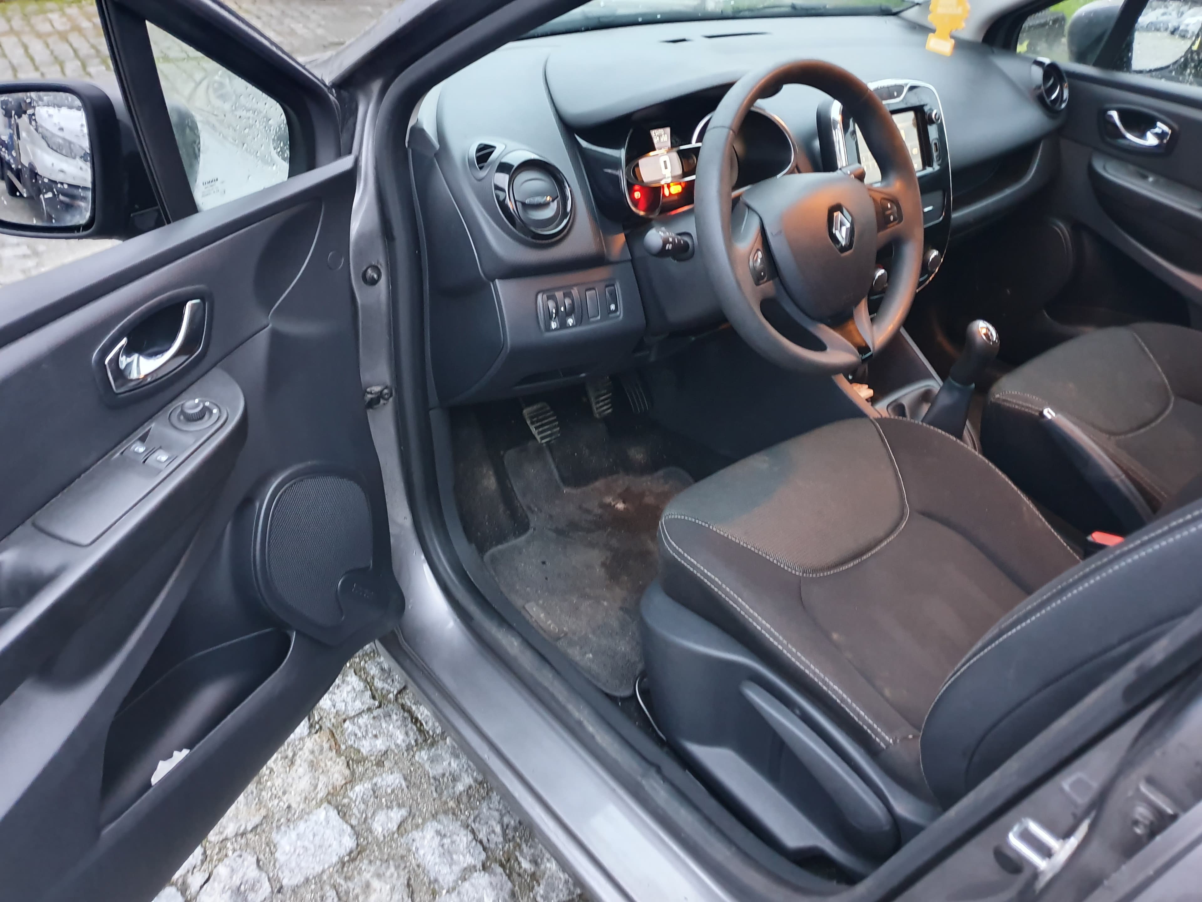 Renault Clio · Année 2014 — image 28