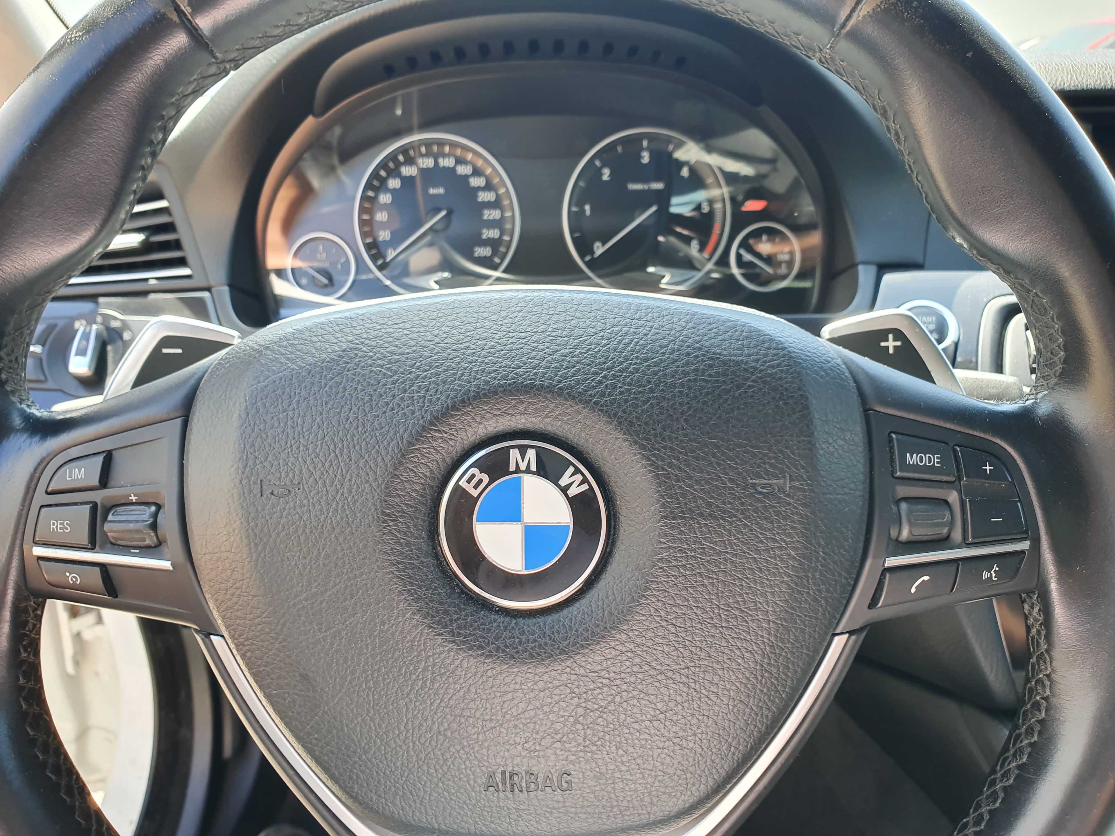 BMW 520D · Ano 2012 — imagen 37