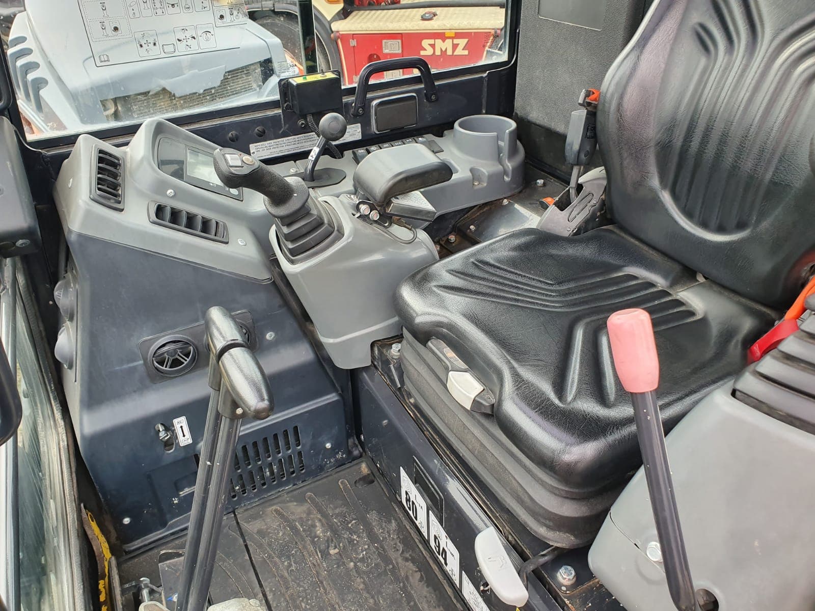 Giratória Yanmar Vio57 — image 9