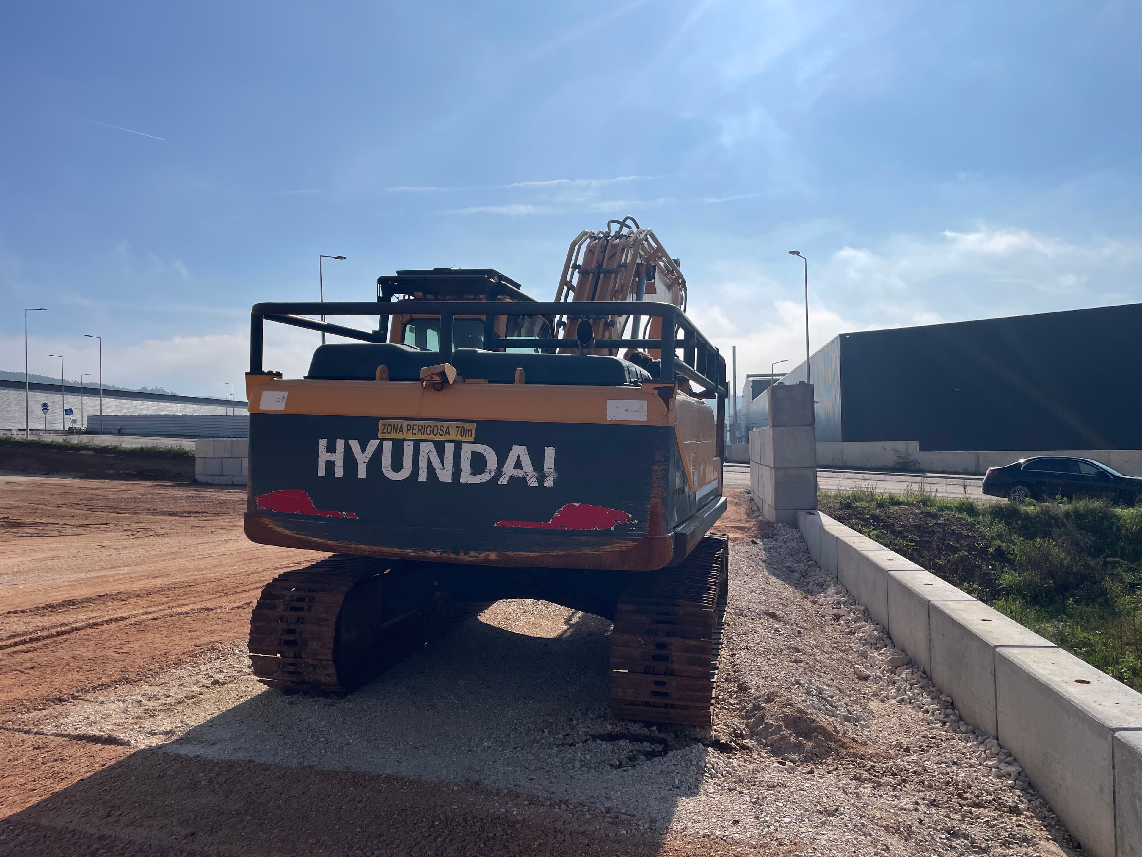 Excavadora sobre orugas Hyundai Robex LC-9 — imagen 6