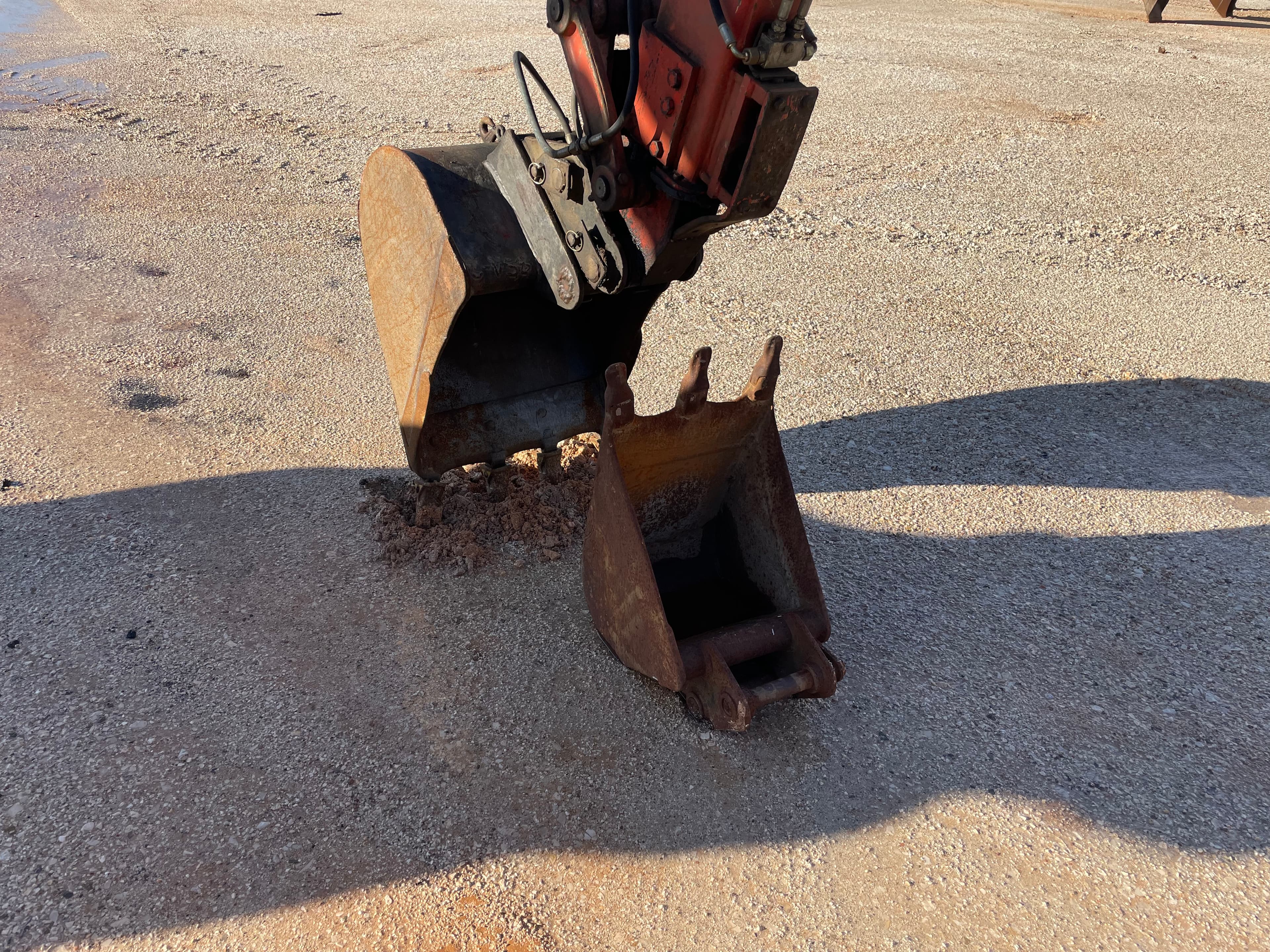 Mini Giratória Kubota KX 121 — imagem 4