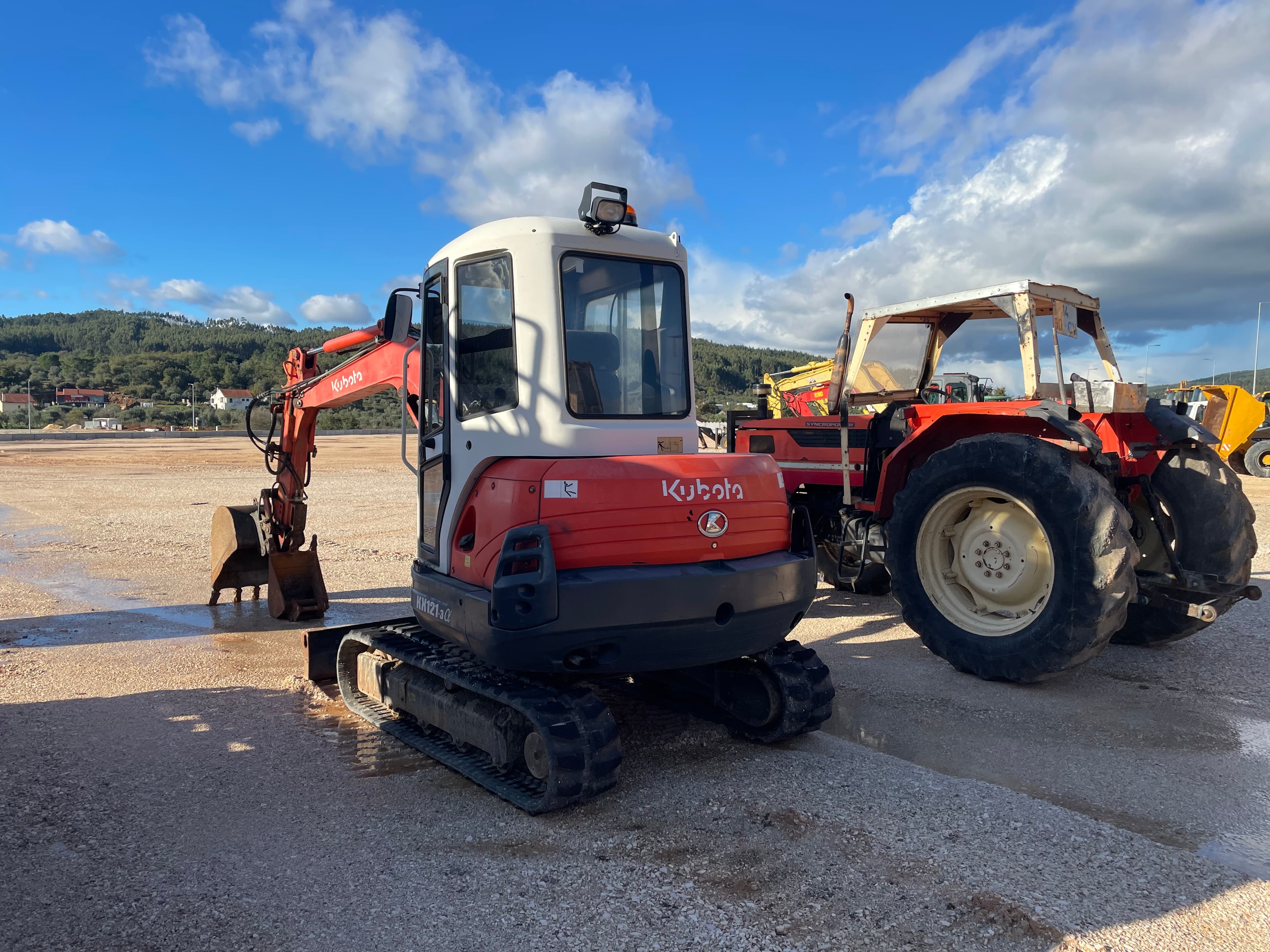 Mini Giratória Kubota KX 121 — imagem 3